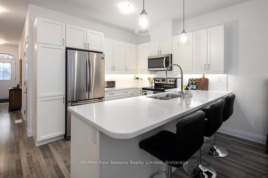 4 SUTTON Lane photo 5