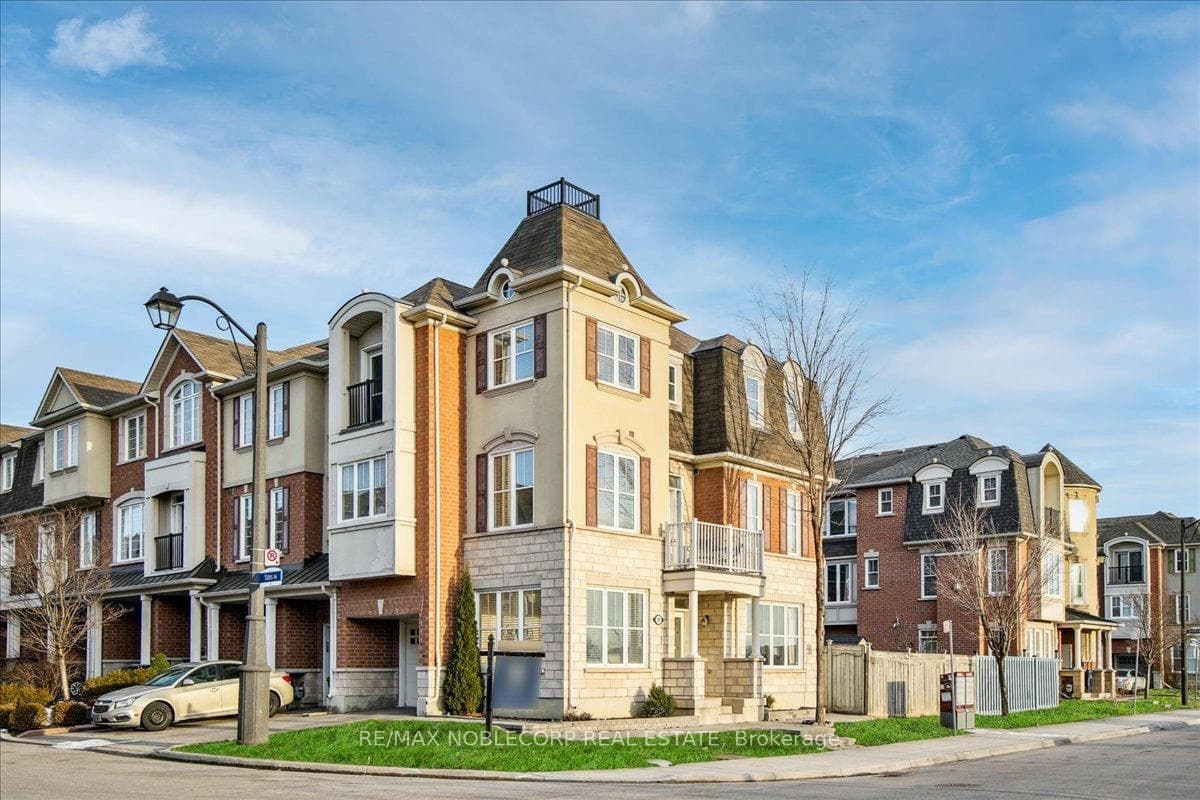39 Howe Avenue photo 1