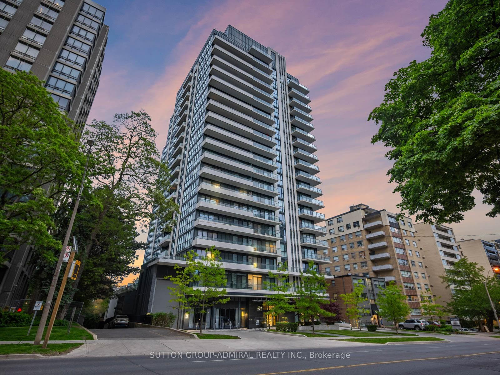 609 Avenue Road Unit 304 photo 1