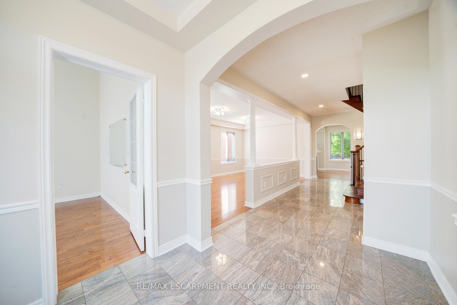 23 Grubin Avenue photo 2