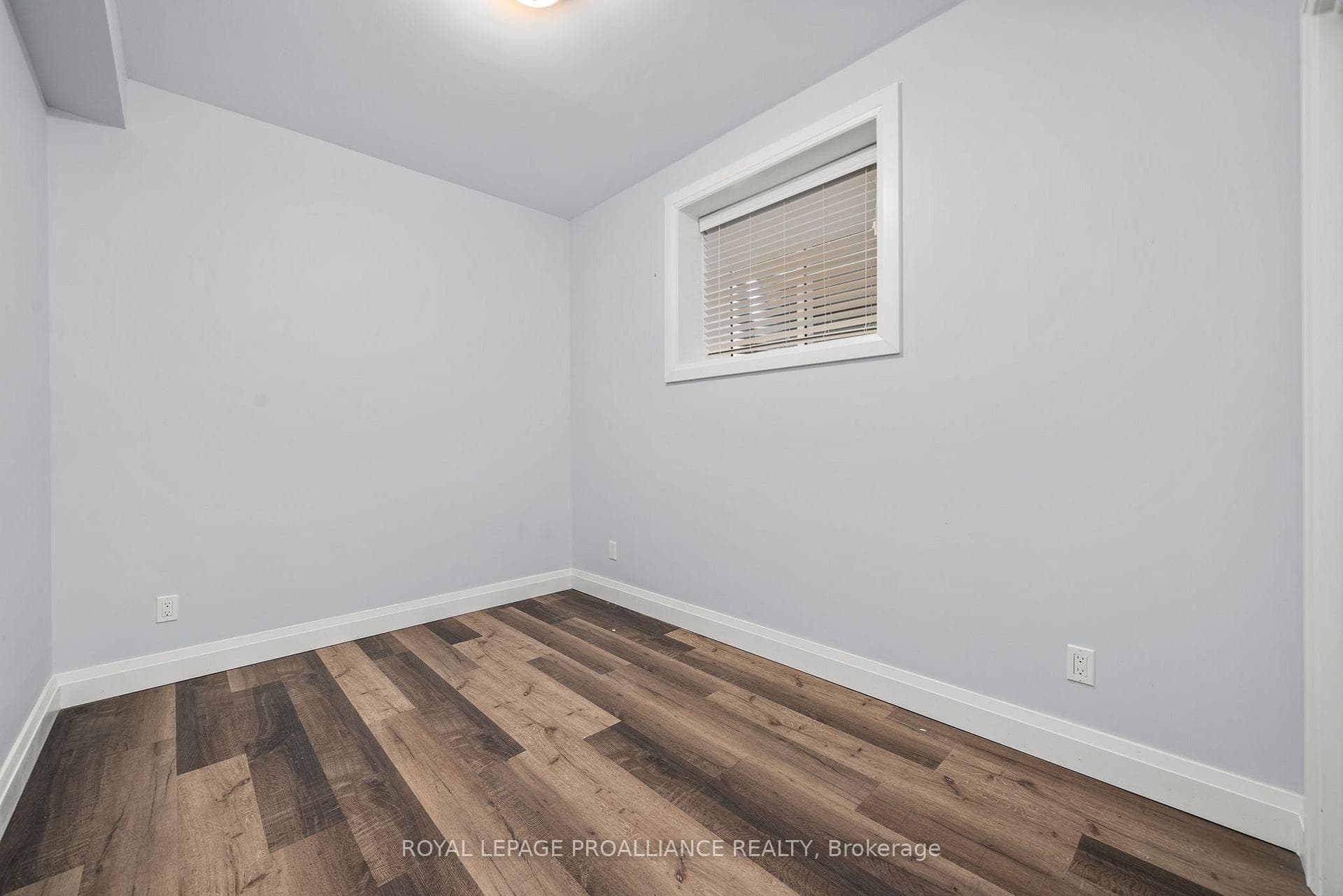 74 Dewal Place Unit B photo 23