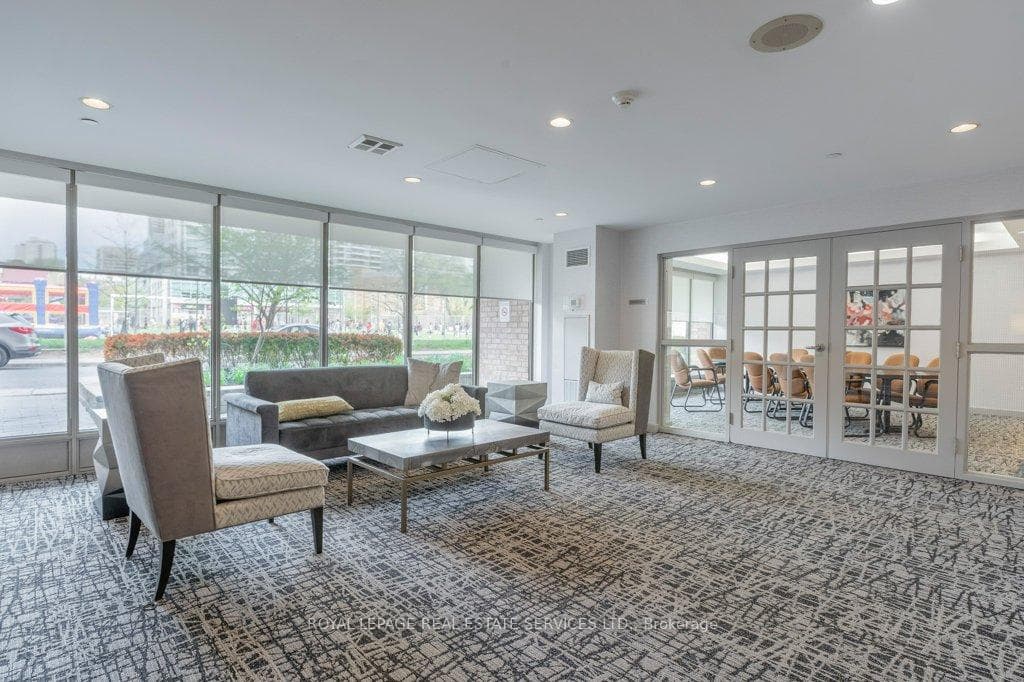 15 Maitland Place Unit 409 photo 18