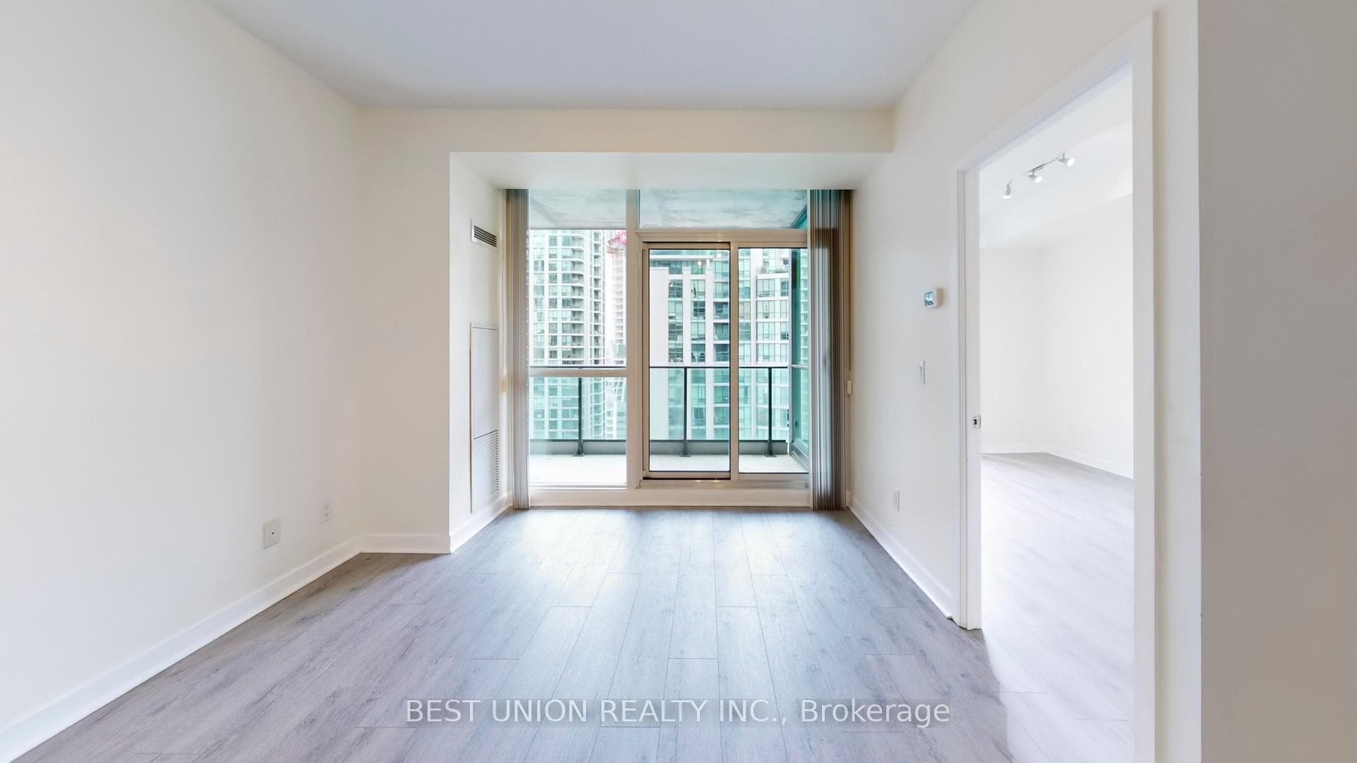 33 Bay Street Unit 2407 photo 15