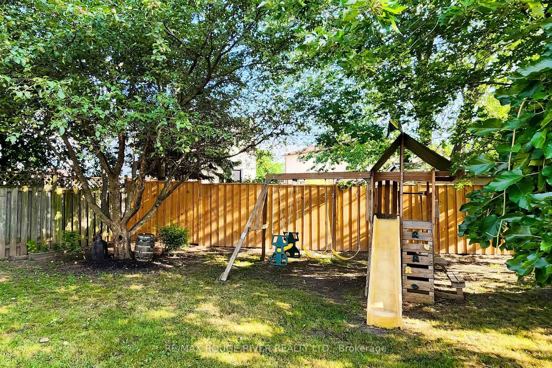 82 Tams Drive photo 31