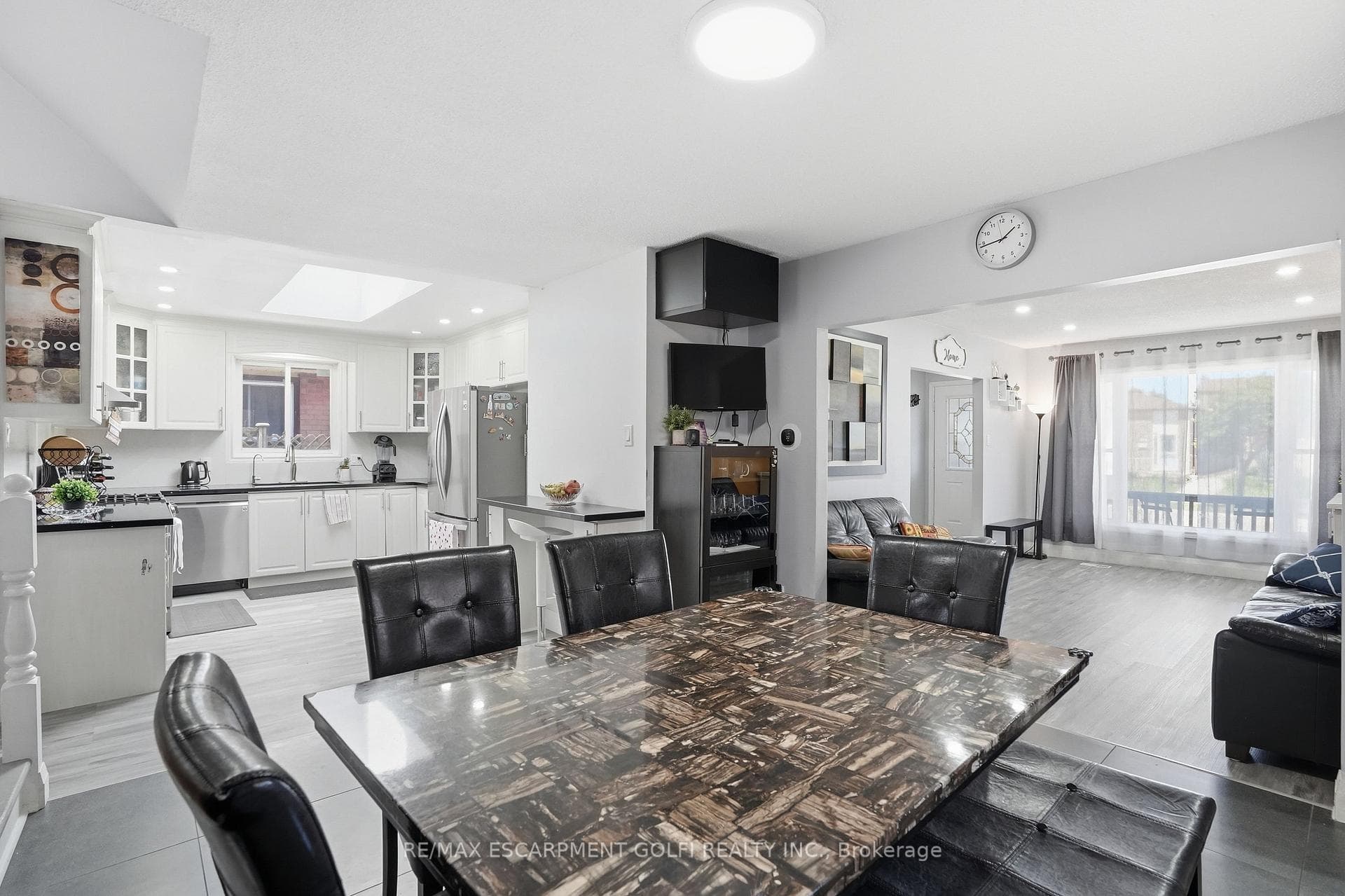 391 East 24th Street photo 11