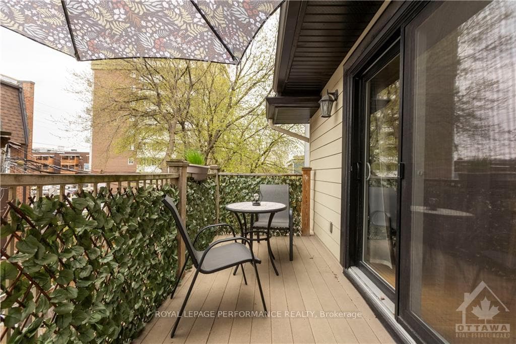 271 MCLEOD Street Unit 2 photo 23