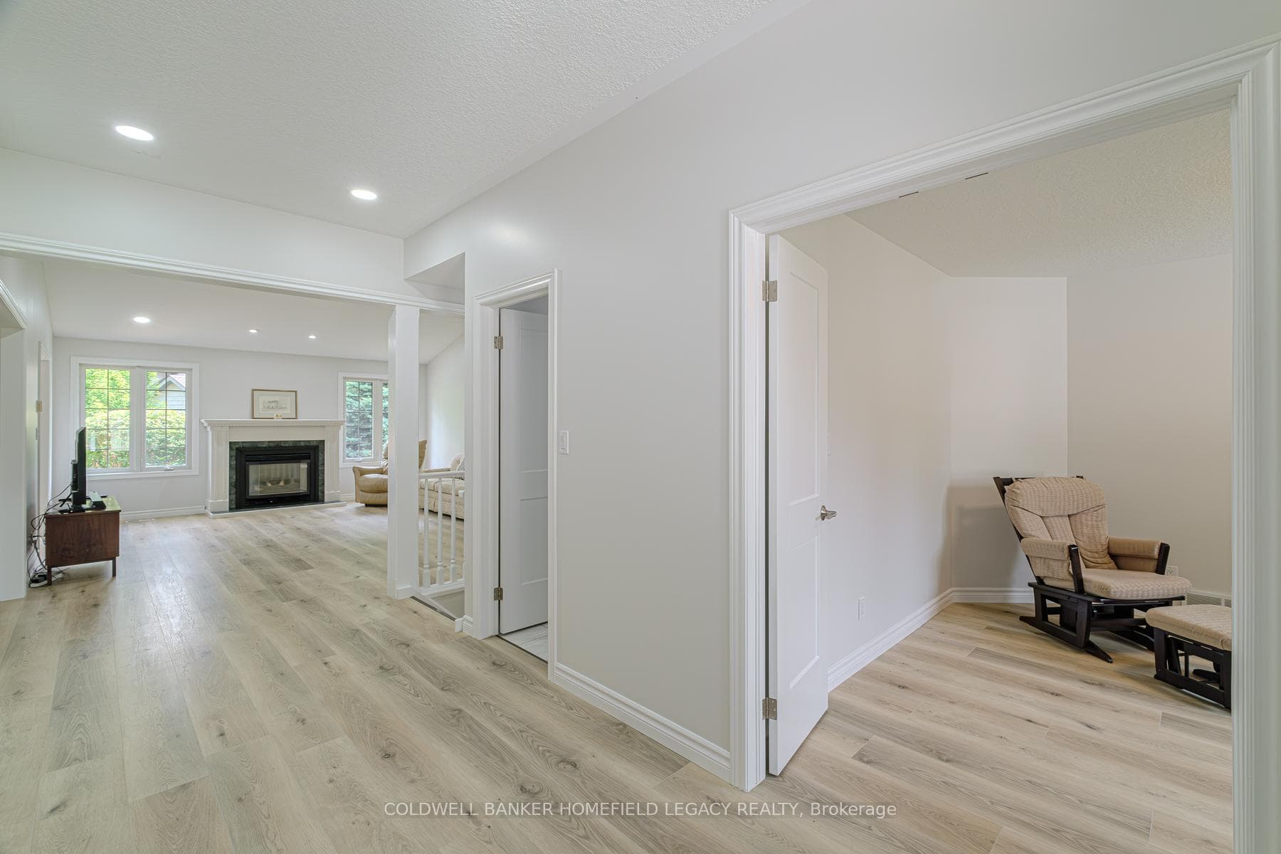 11 Oakwood Court photo 16