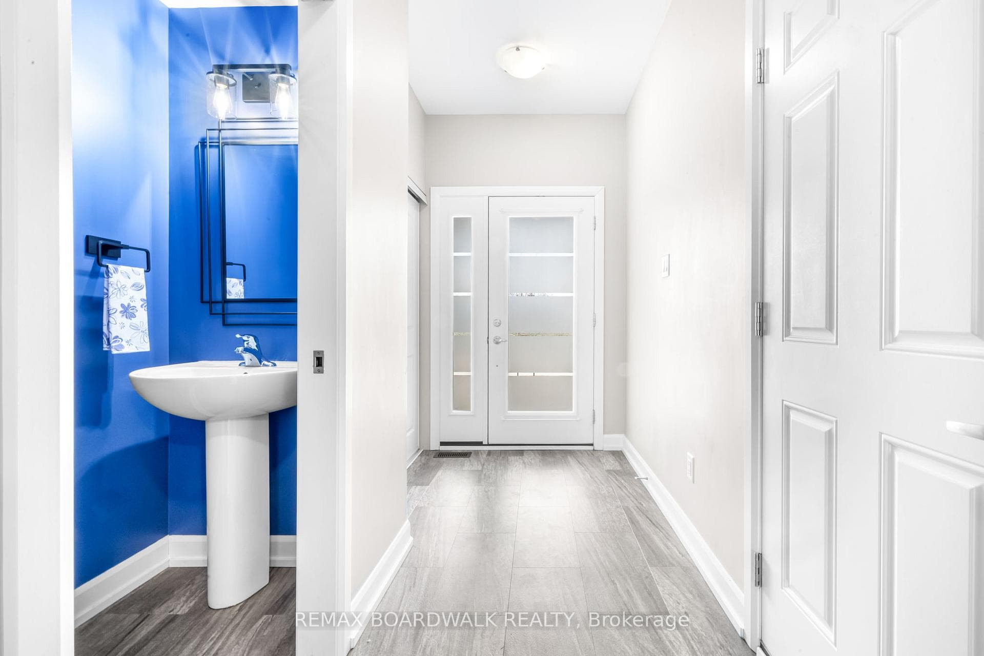 58 Vimy Ridge Crescent photo 5