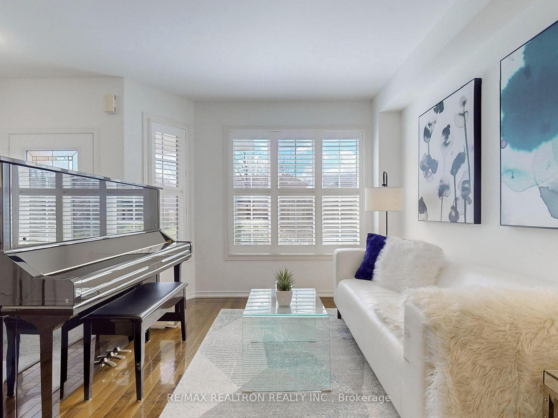 91 Starr Crescent photo 4