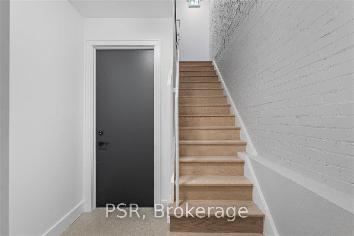 2267 Dundas Street Unit Lower photo 20