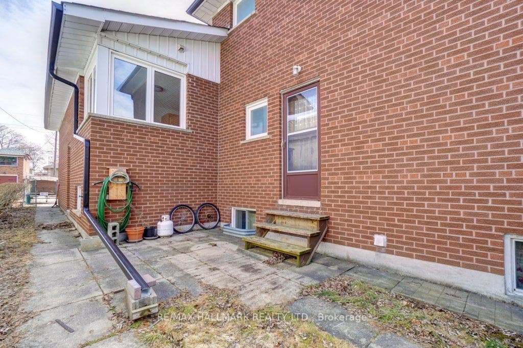102 Rosemount Drive photo 40