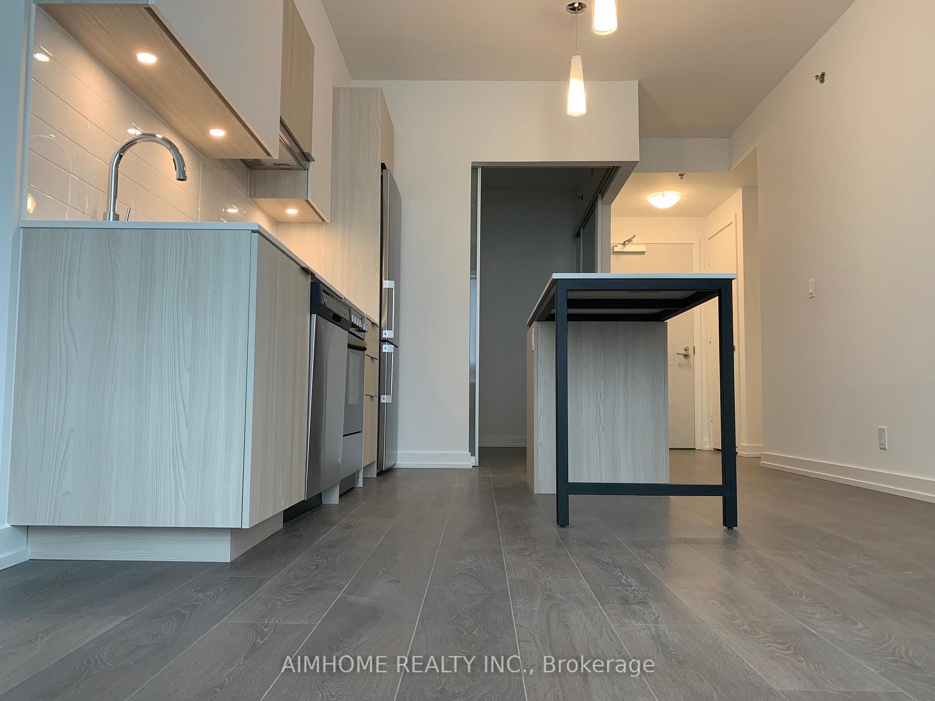 203 College Street Unit 2209 photo 4