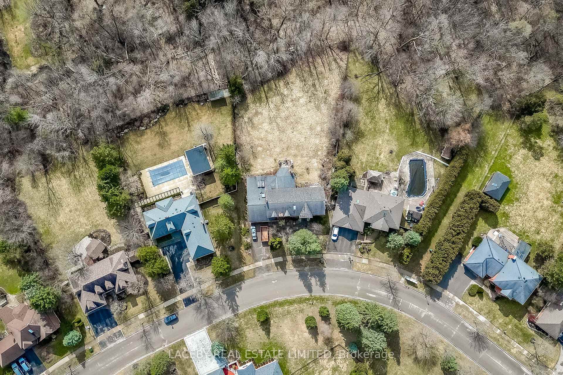 21 Humber Valley Crescent photo 7