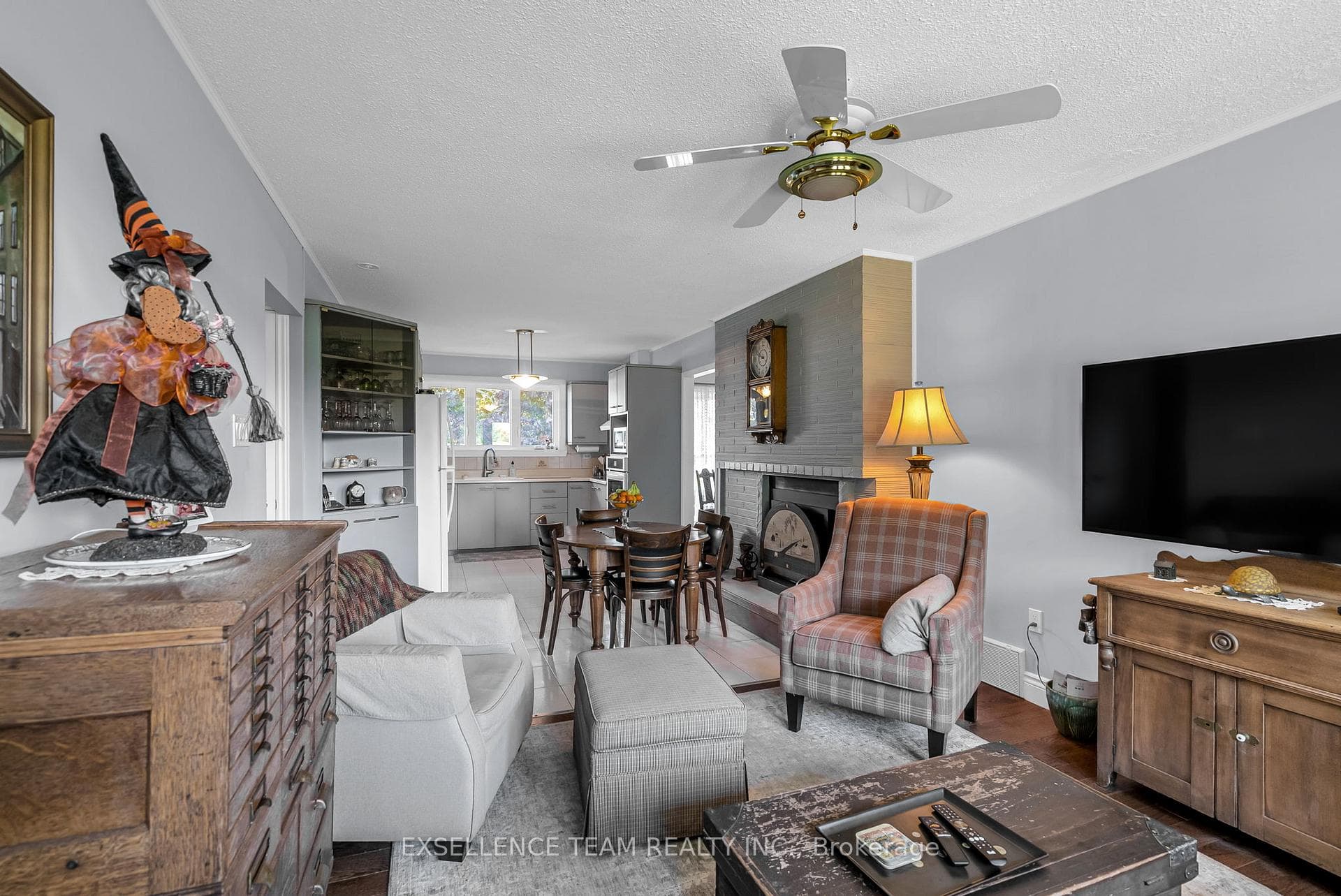 Family room with Kitchen