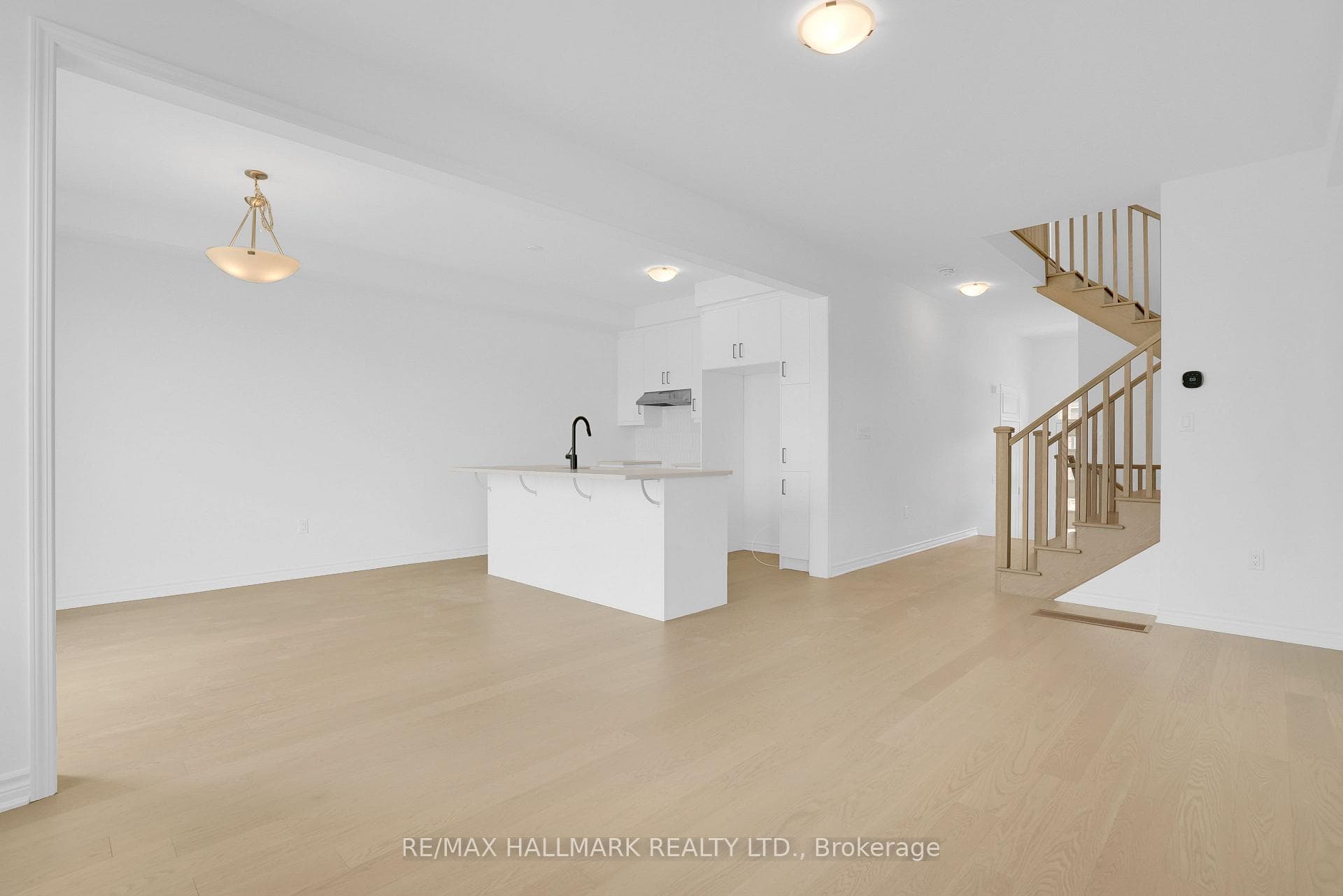 15 Foxley Heights photo 15