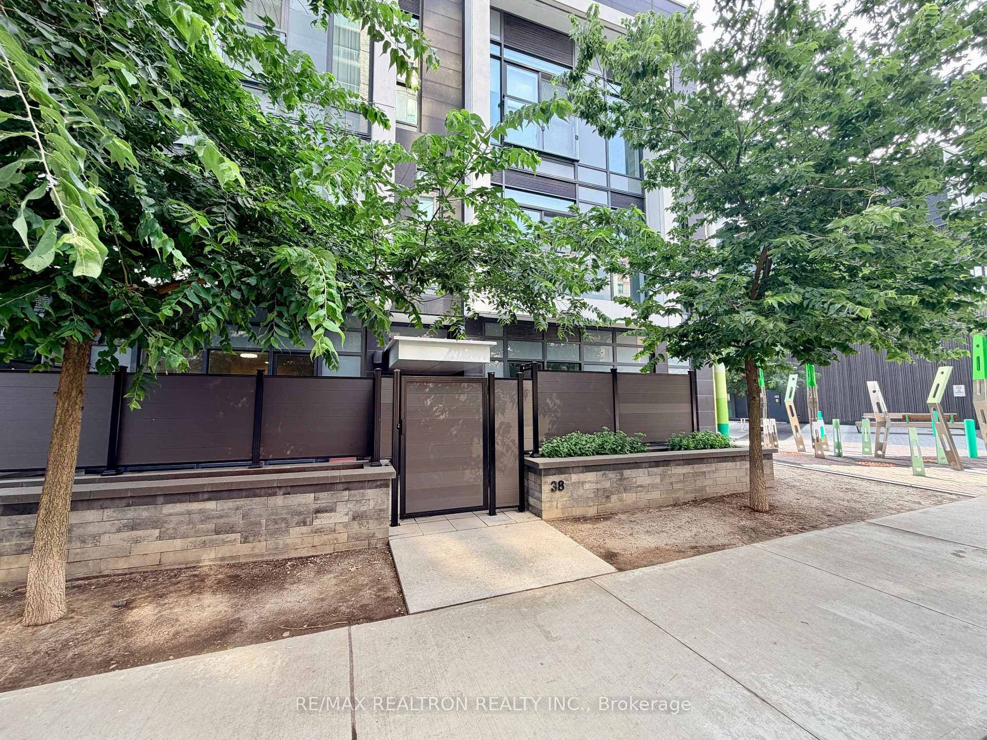 38 Tubman Avenue photo 1