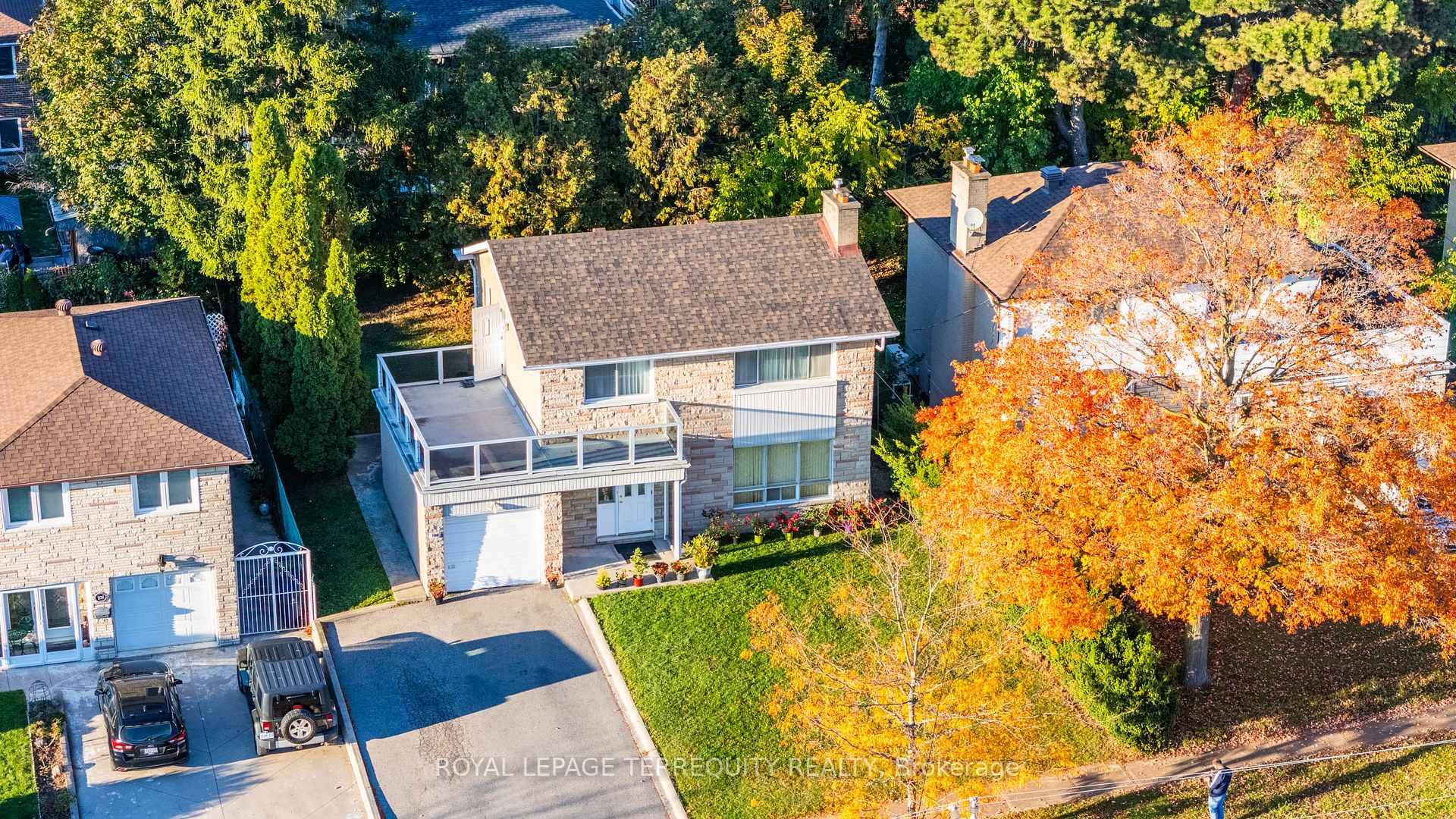 106 Grandravine Drive photo 4