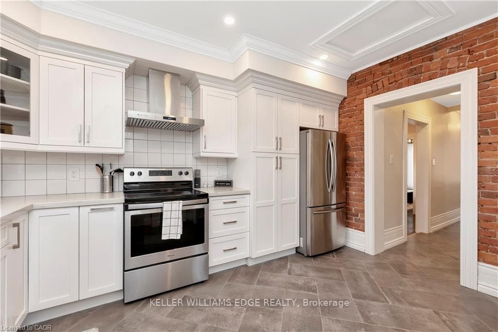 232 Bay Street photo 19