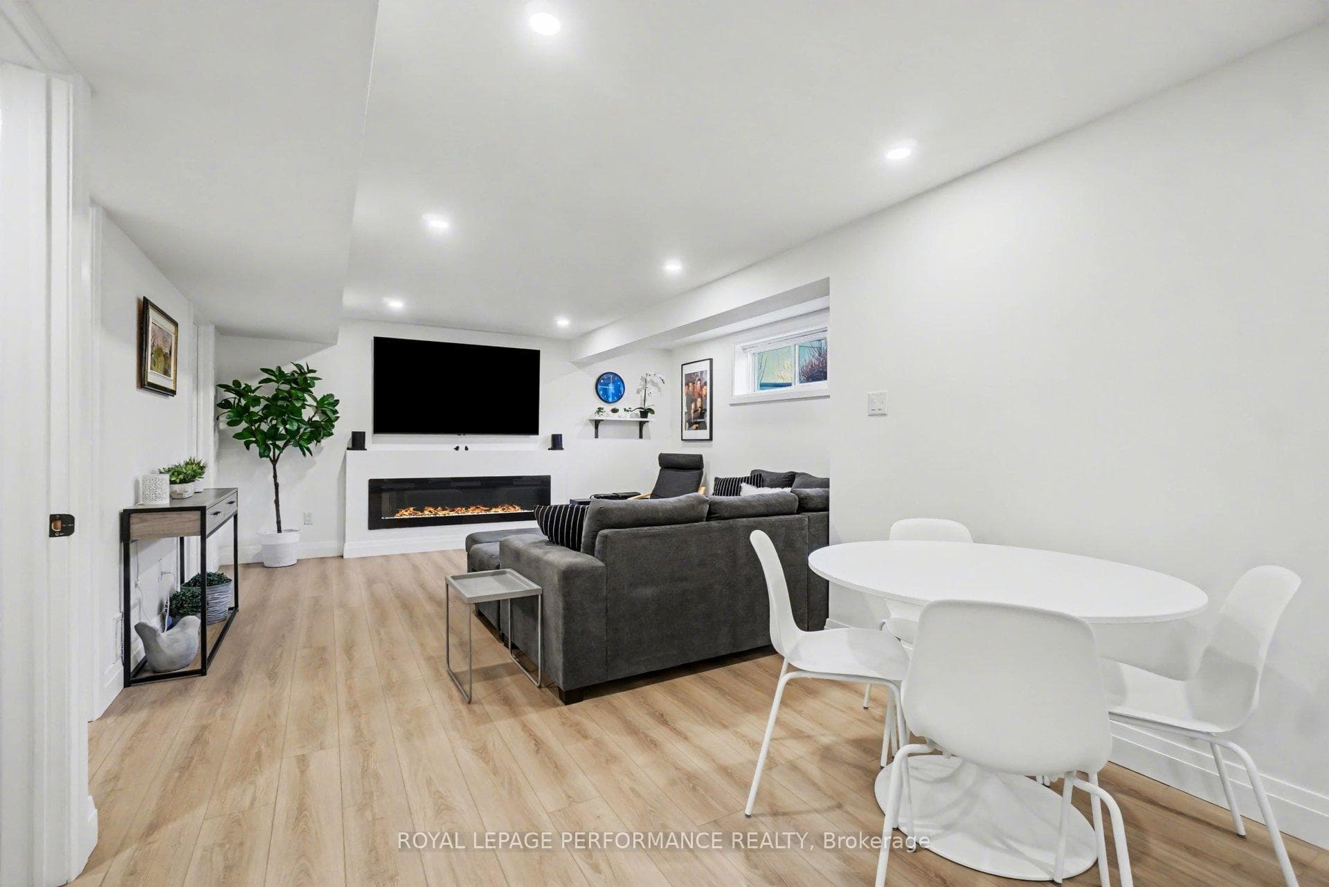 1828 Mickelberry Crescent photo 37