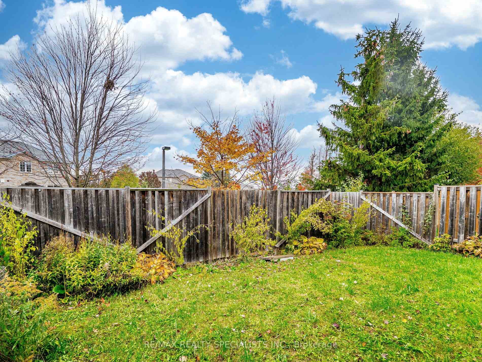 120 Luella Crescent photo 49