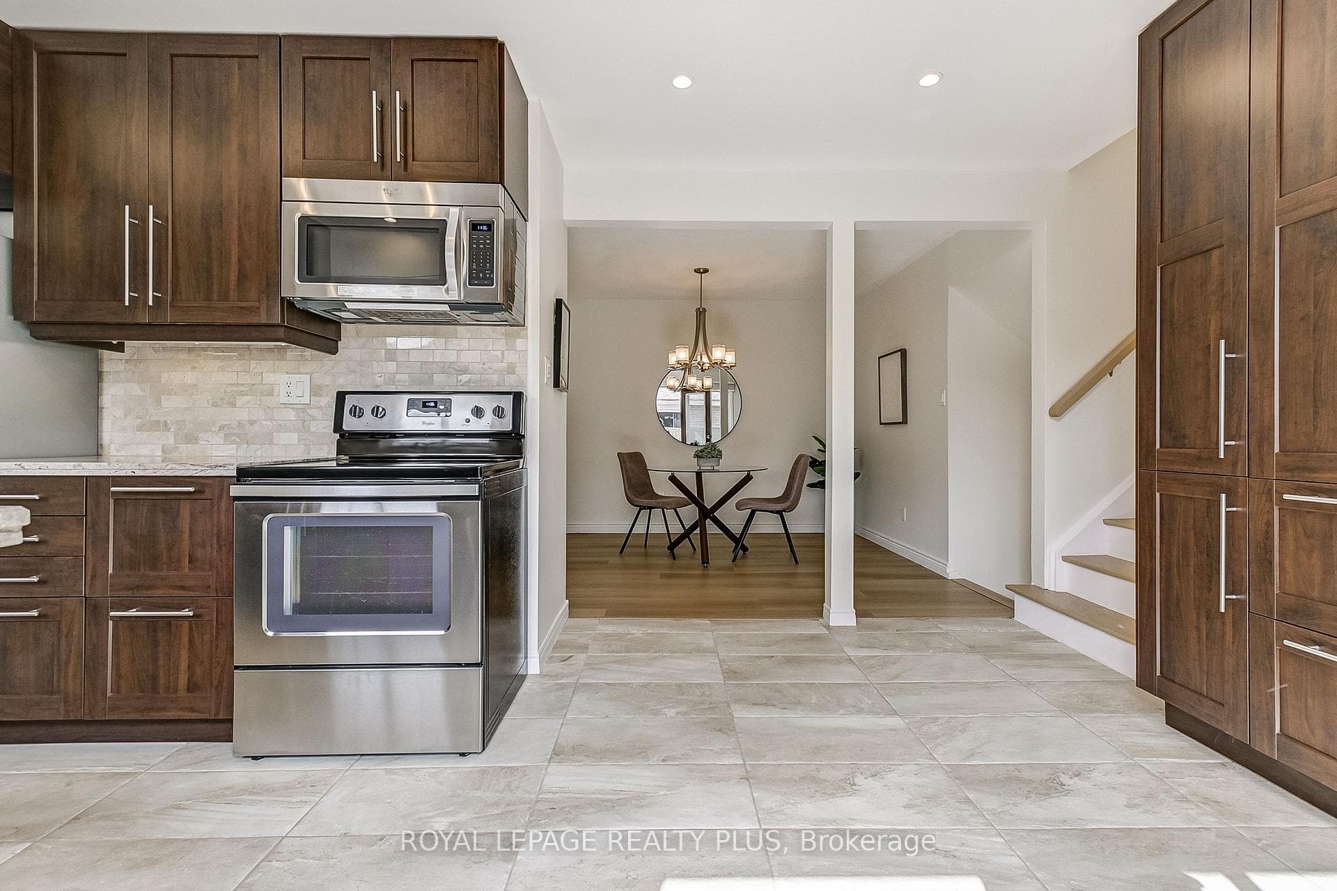 85 Bonham Boulevard photo 7
