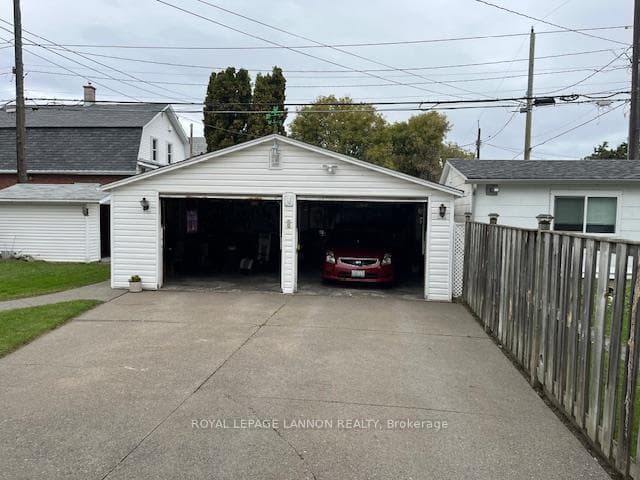 473 Empire Avenue photo 13