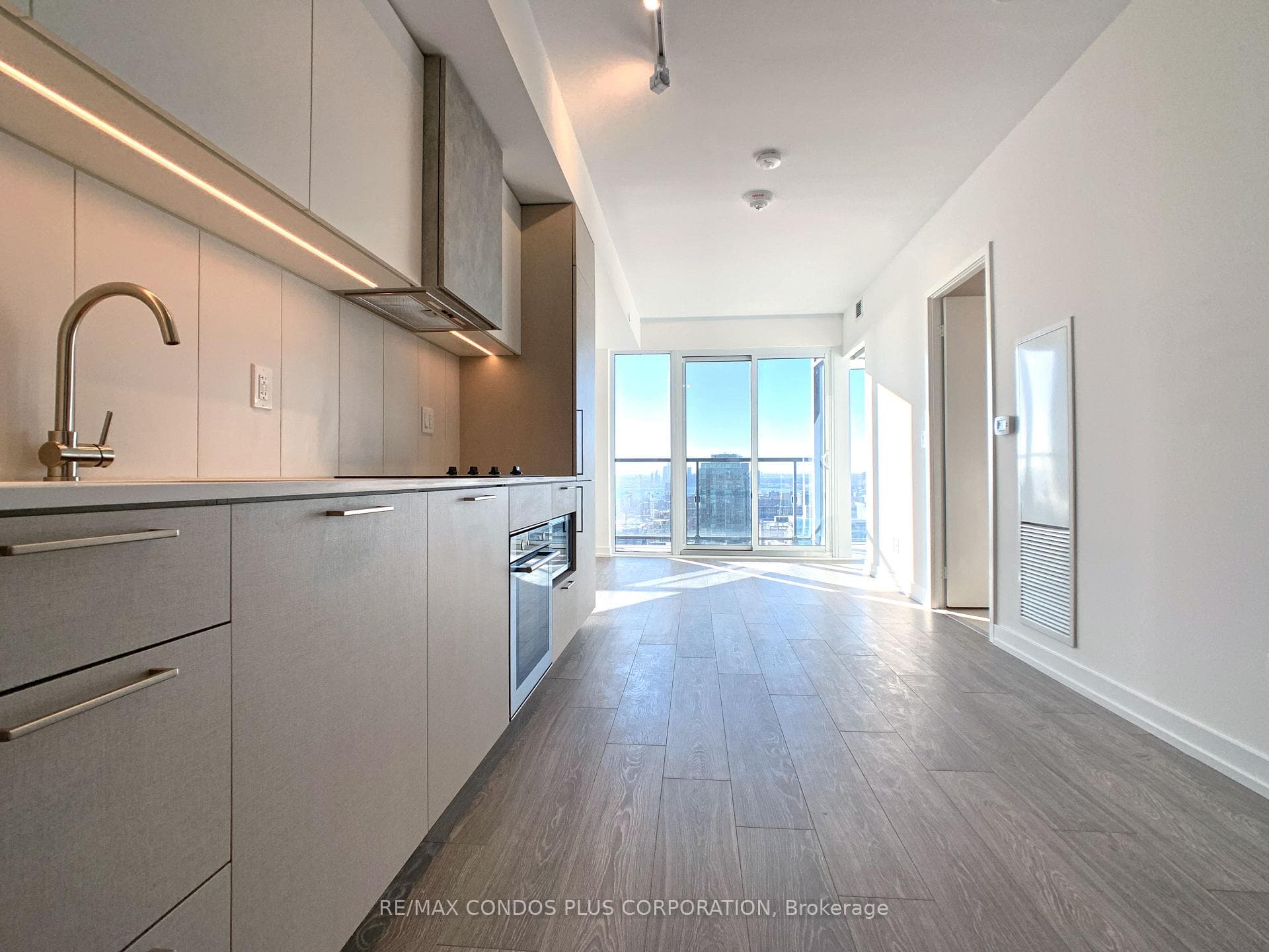 19 Western Battery Road Unit 3511 photo 5