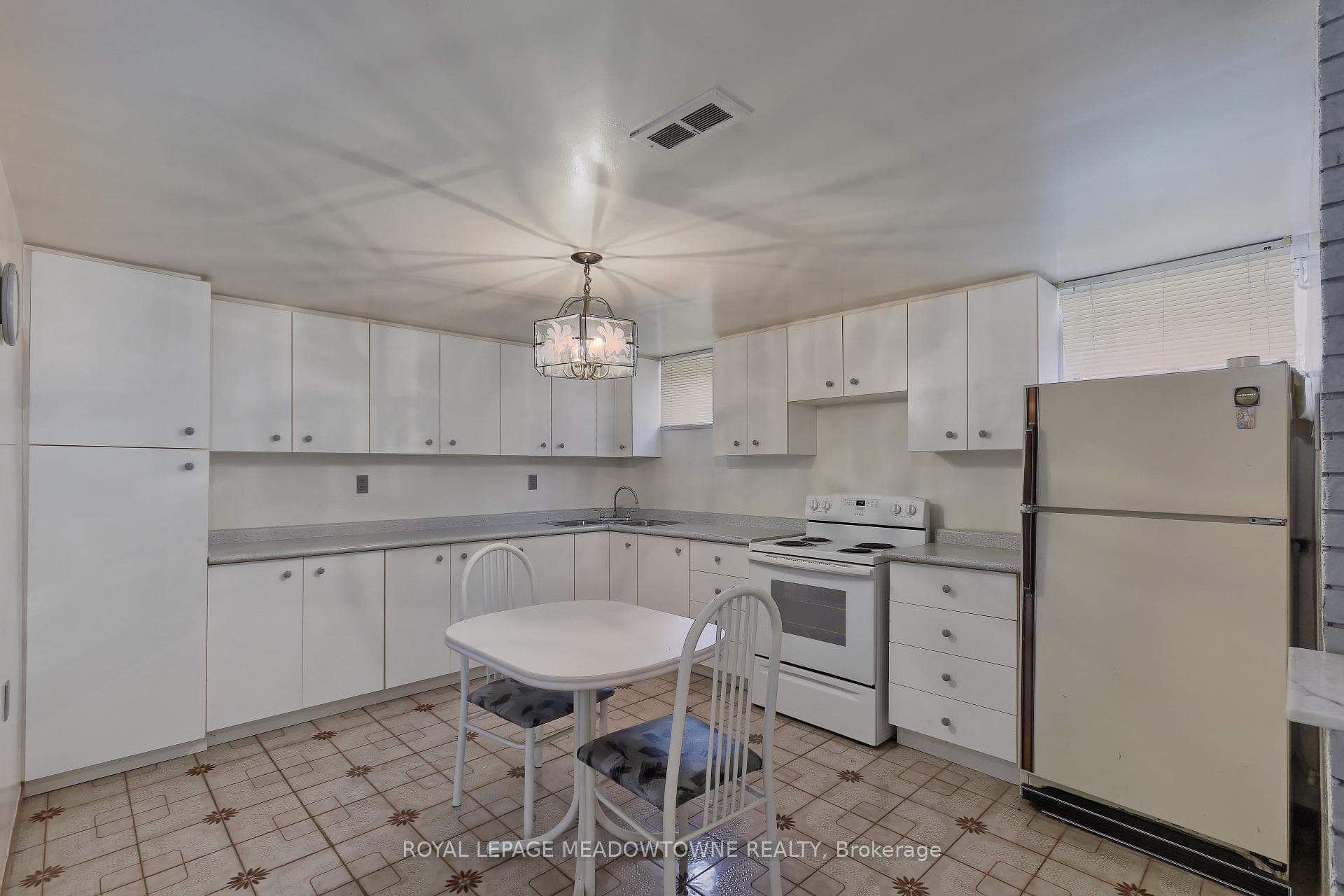 19 Benrubin Drive photo 23