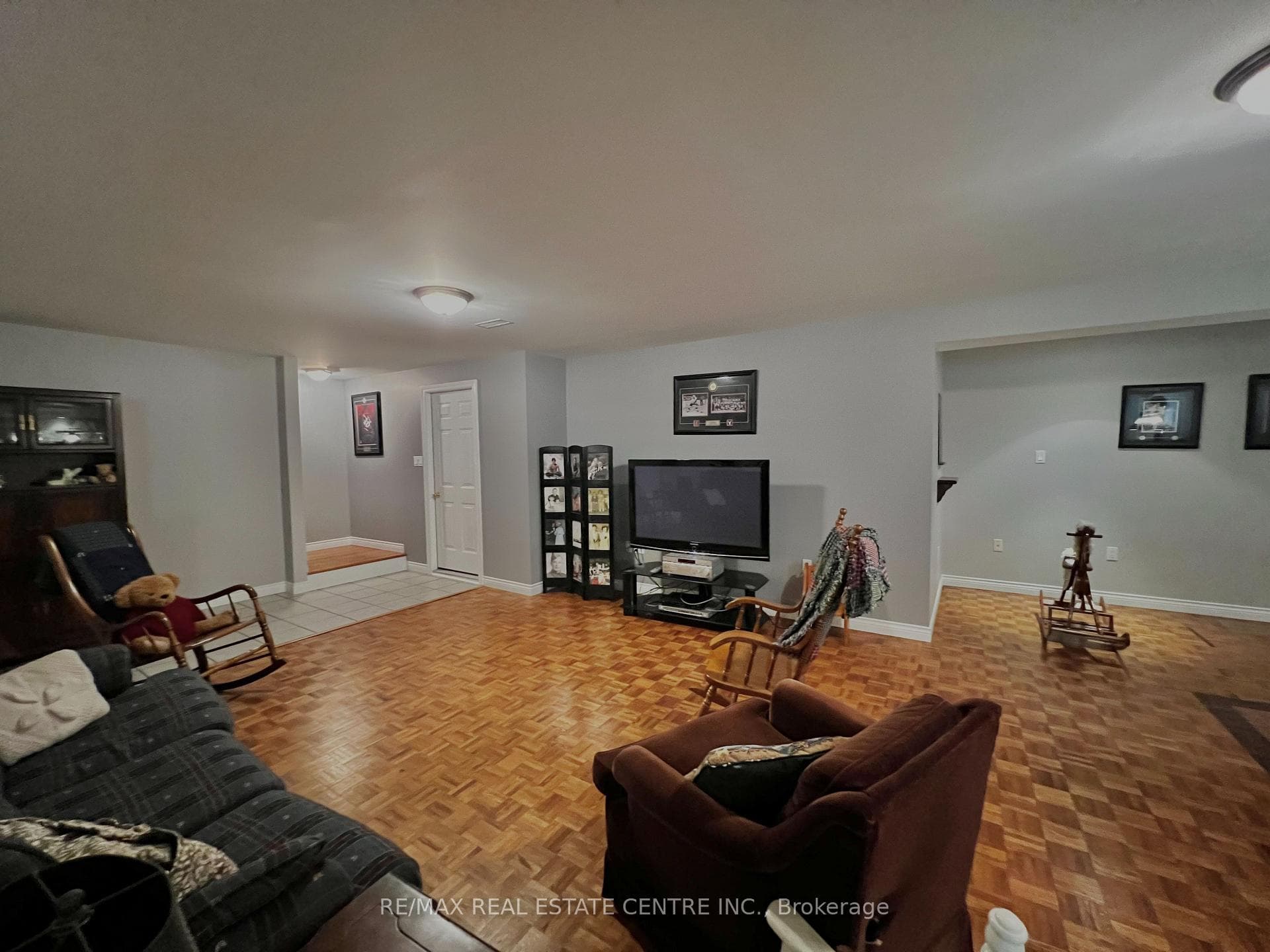476210 3rd Line photo 30