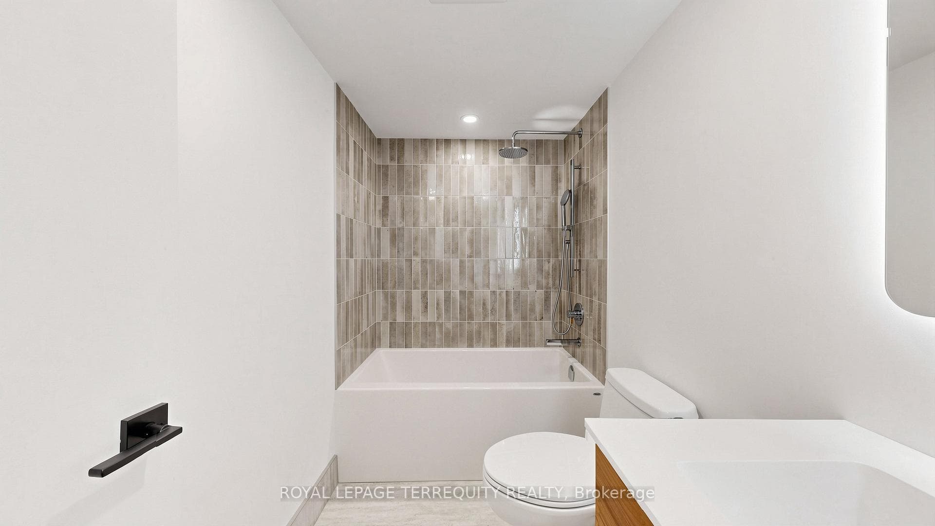 92 King Street Unit 220 photo 23