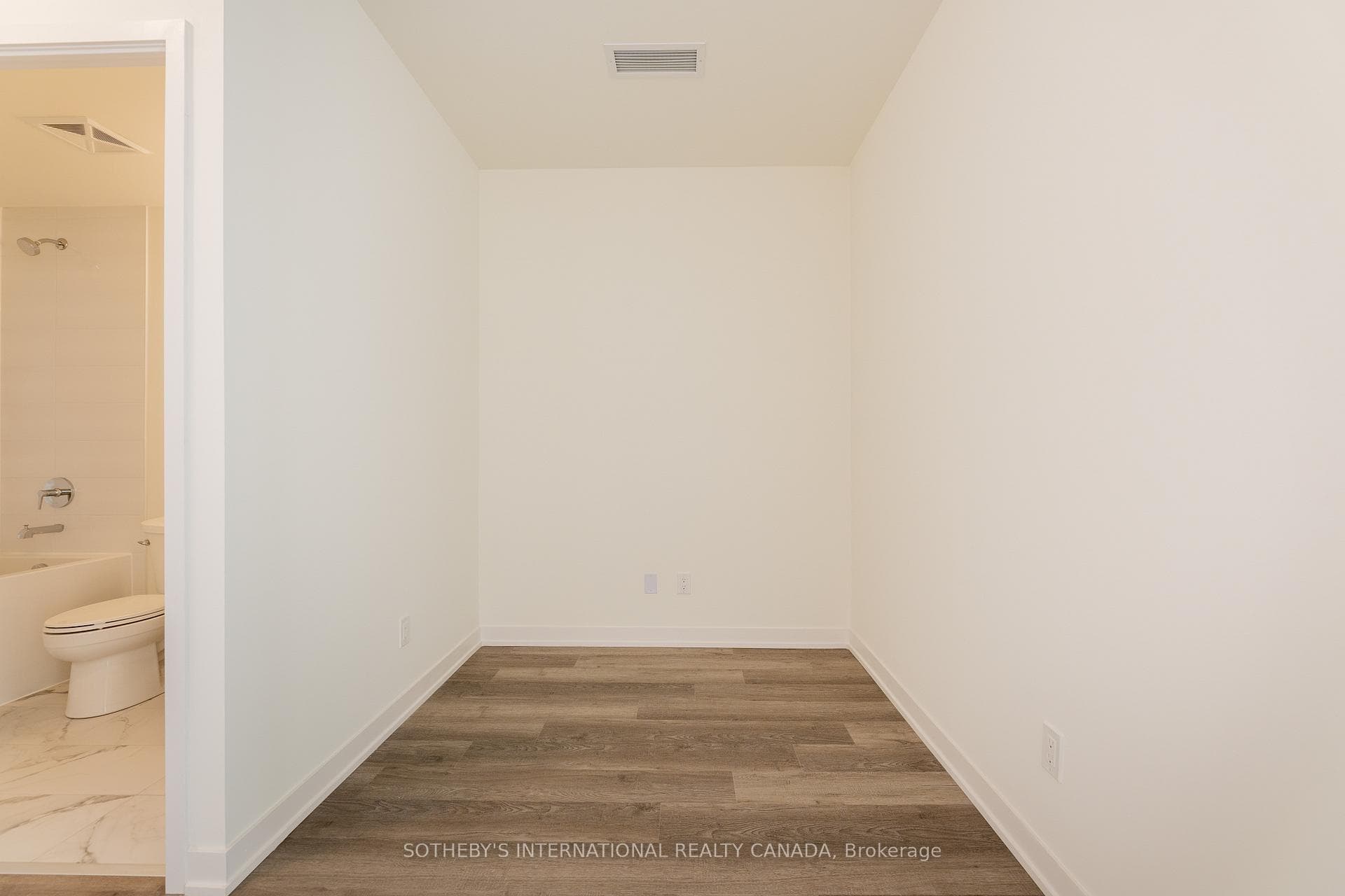 6 David Eyer Road Unit 817 photo 13