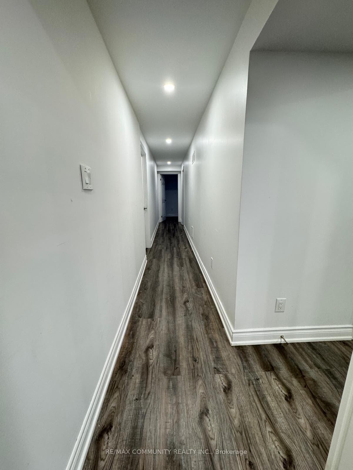 933 Red Deer Avenue photo 9