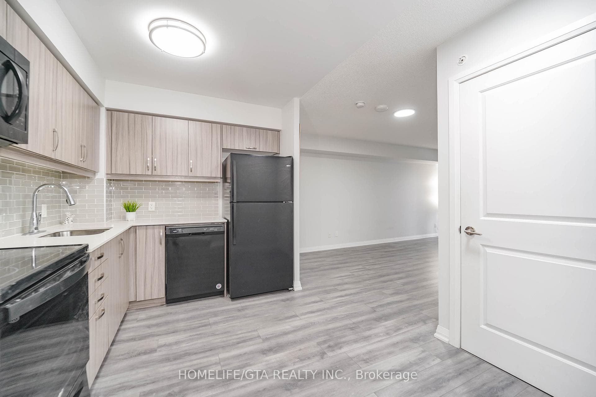 30 Meadowglen Place Unit 1501 photo 13