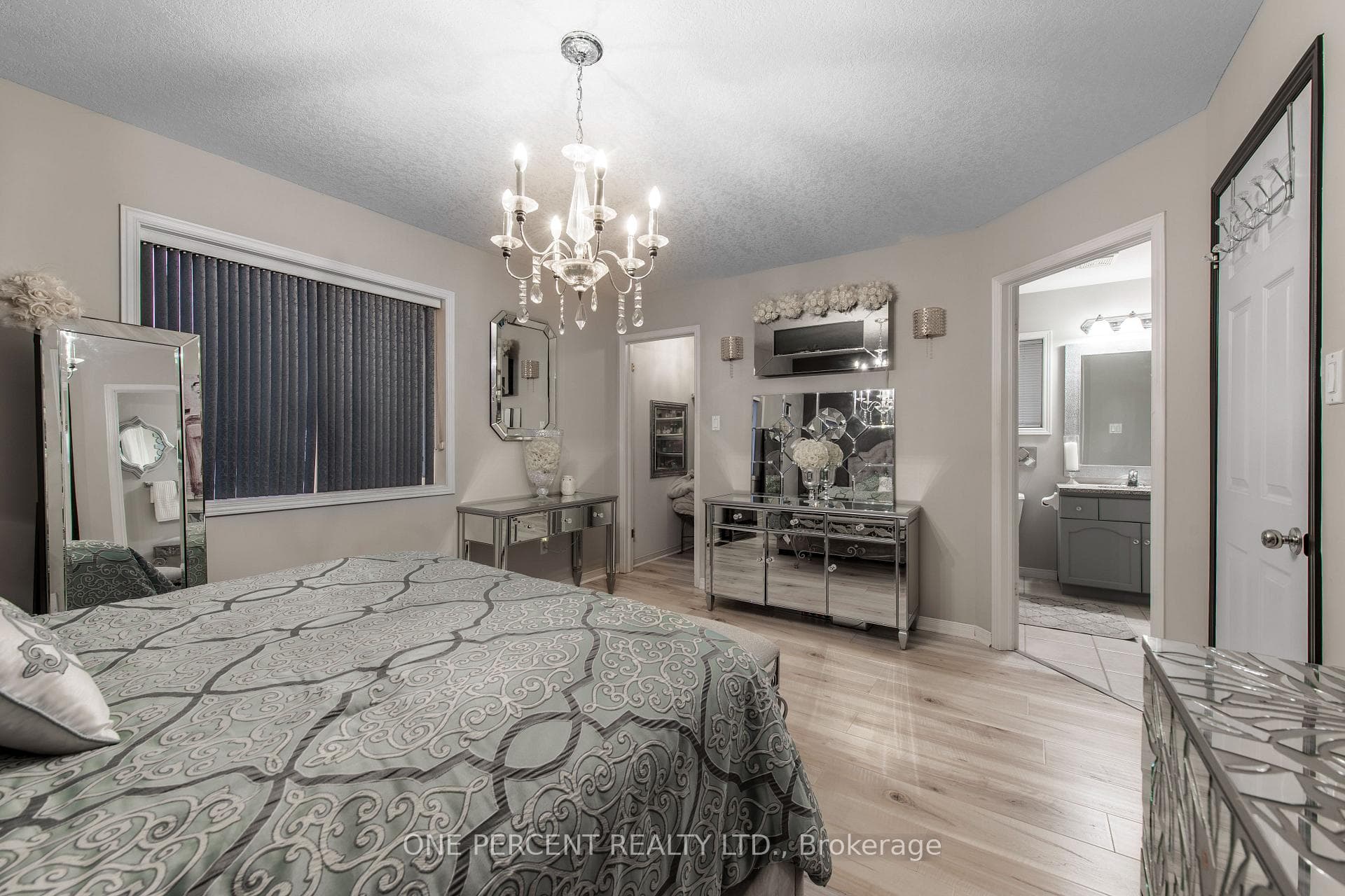 103 Biscayne Crescent photo 20