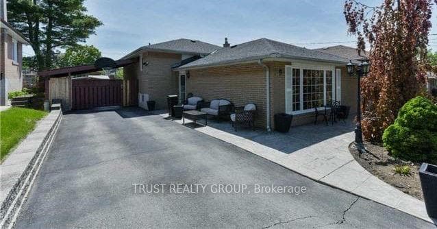 9 Del Ria Drive photo 4