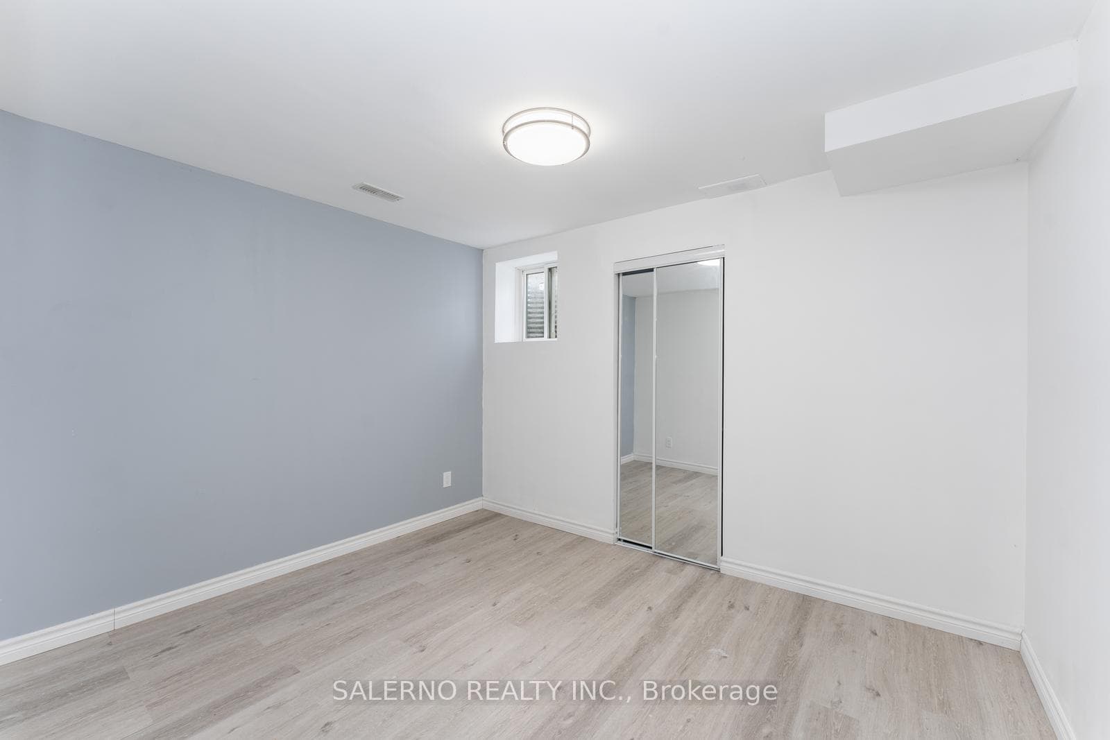 226 Mactier Drive Unit Bsmt photo 16