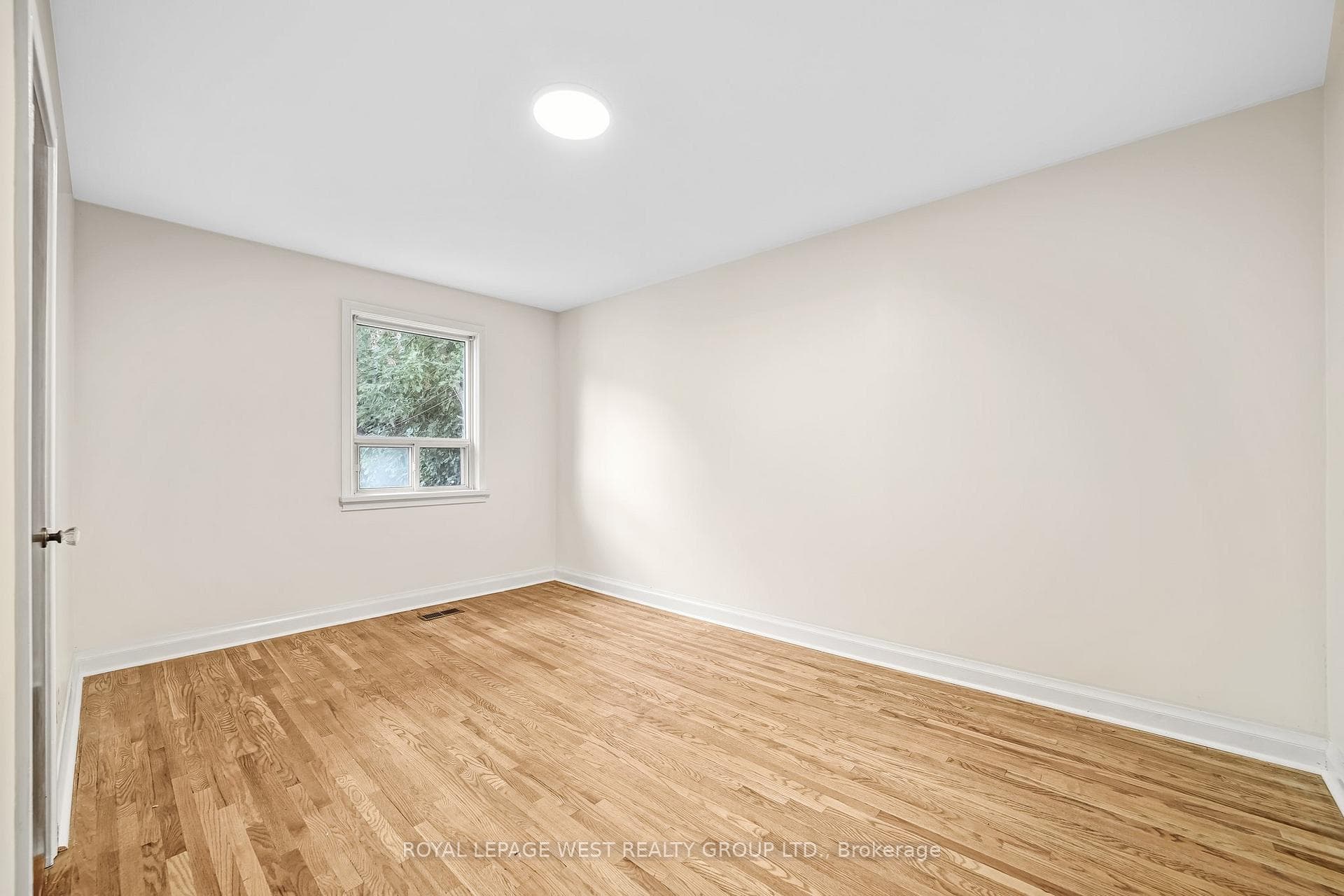160 North Carson Street photo 5