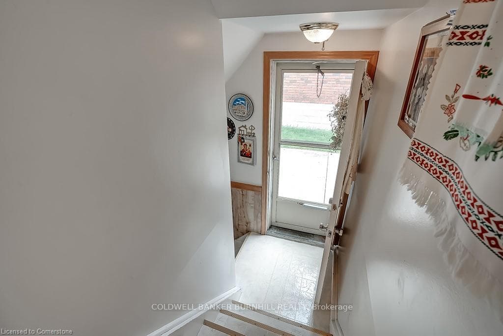 290 Upper Paradise Road photo 21