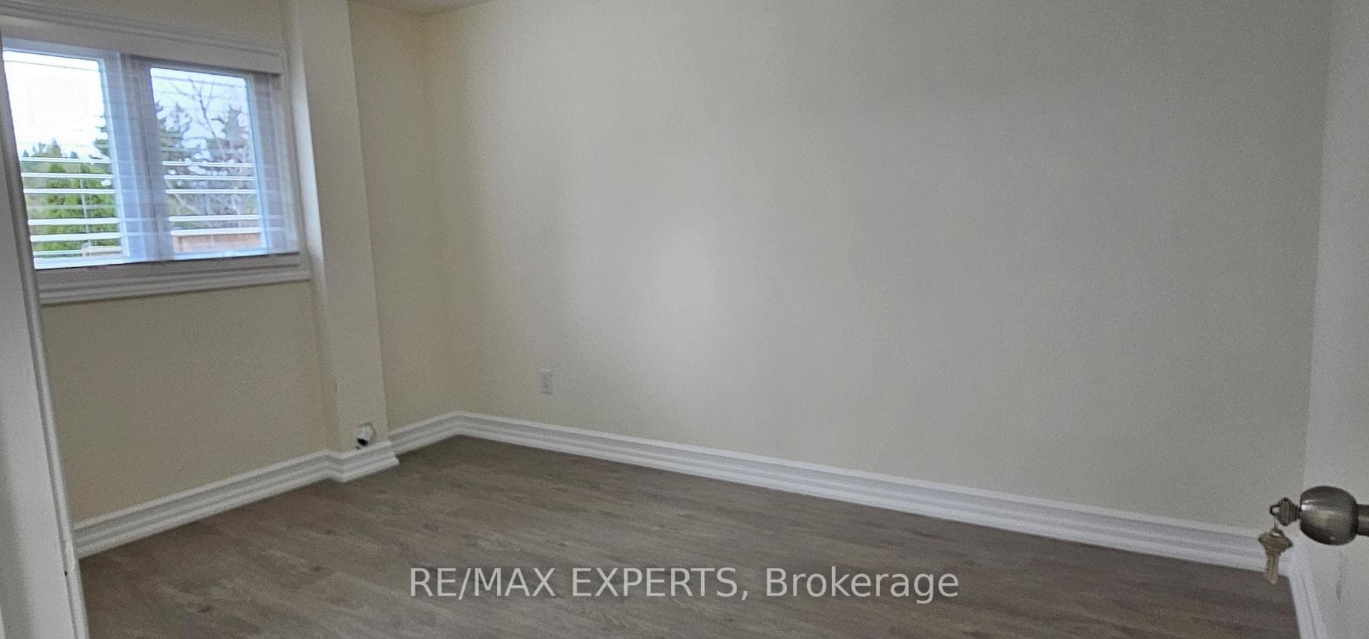 221 Matthew Drive photo 32