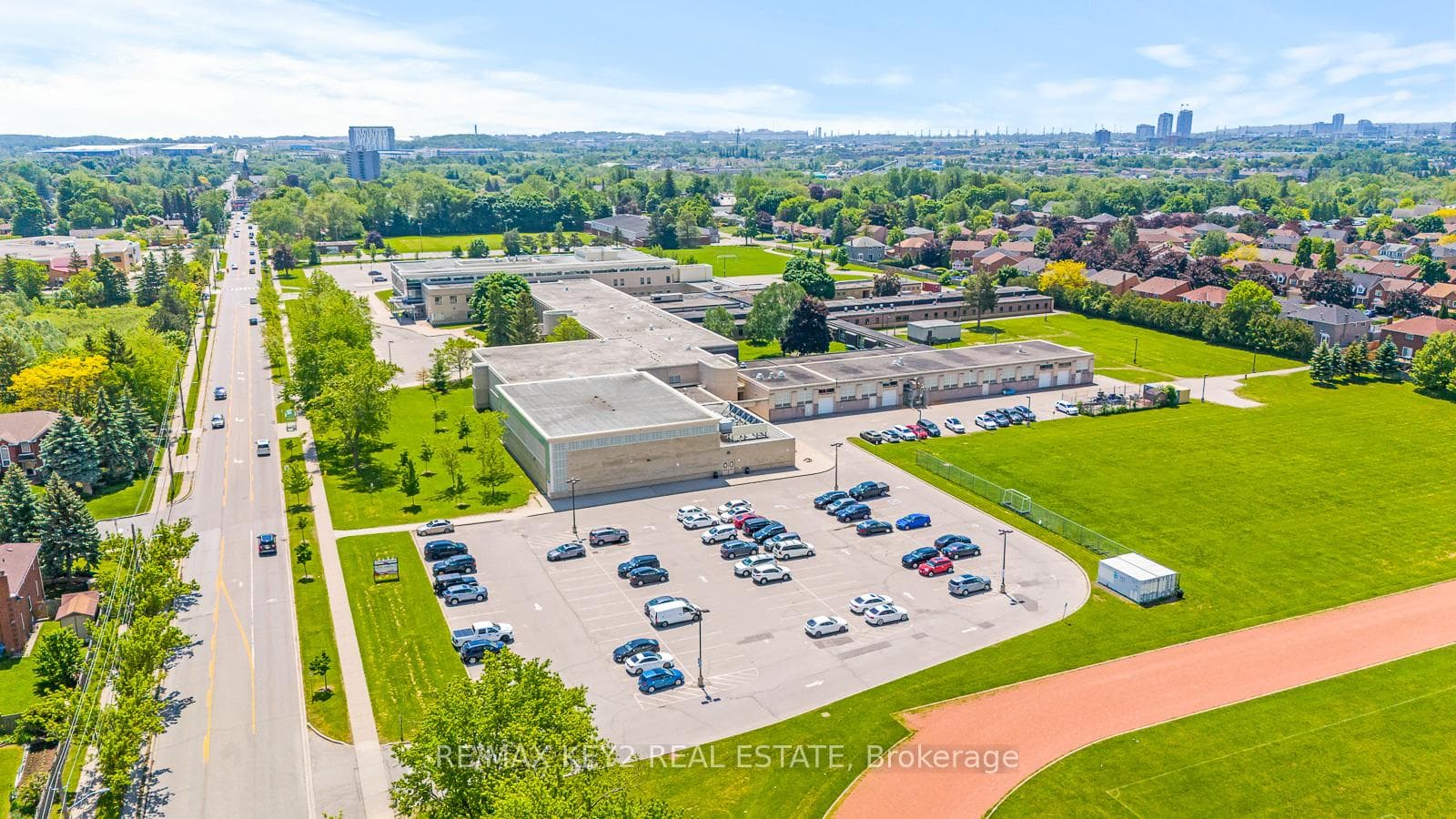 8 Mantell Crescent photo 40