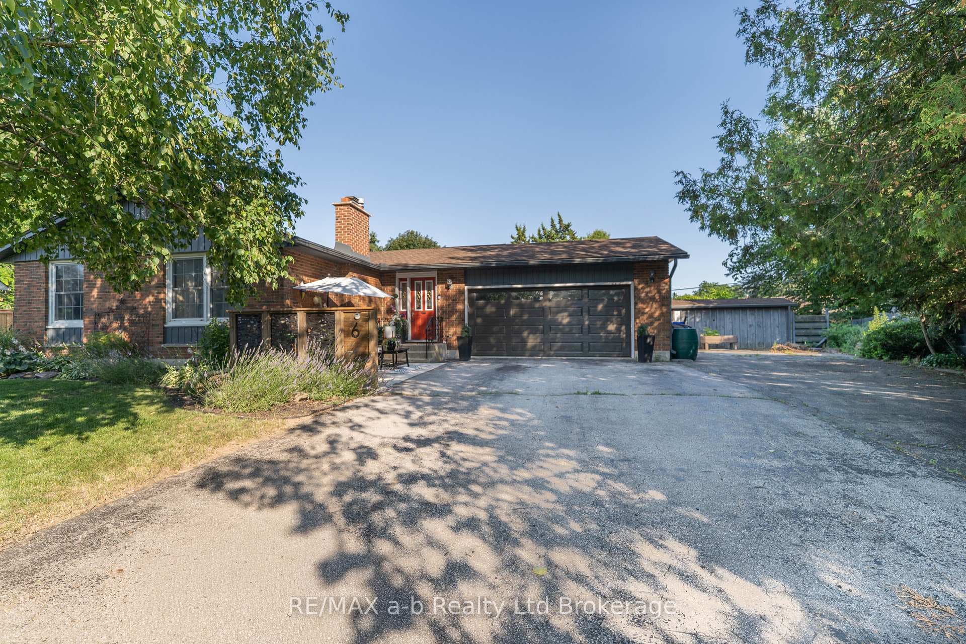 6 Camdon Court photo 41
