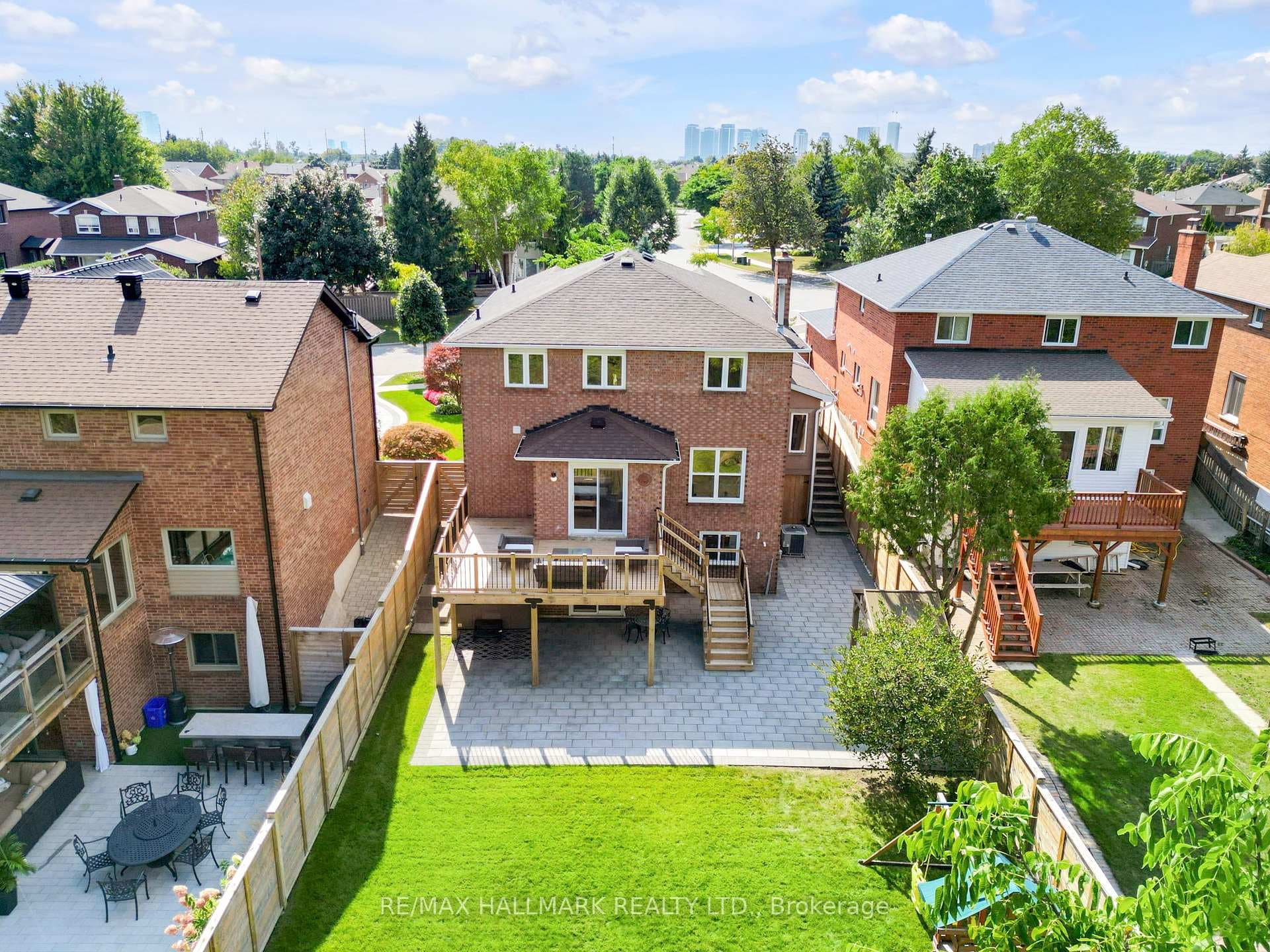 99 Belmont Crescent photo 4