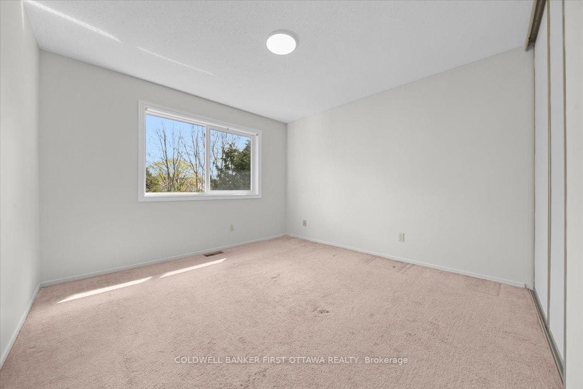 1841 Thistleleaf Crescent photo 26
