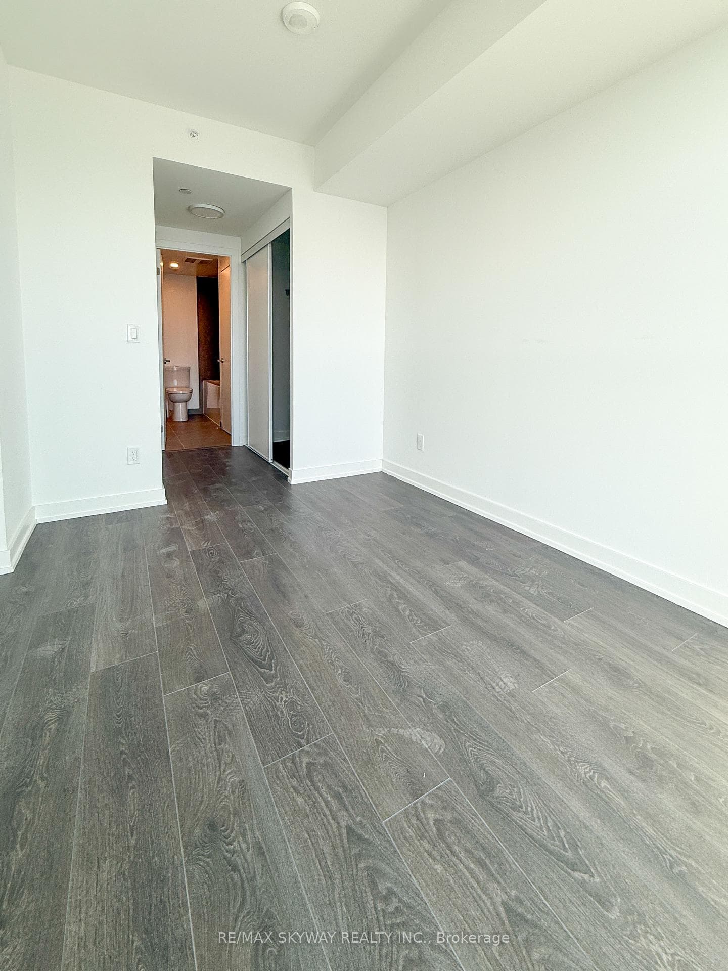 370 Martha Street Unit 1405 photo 11