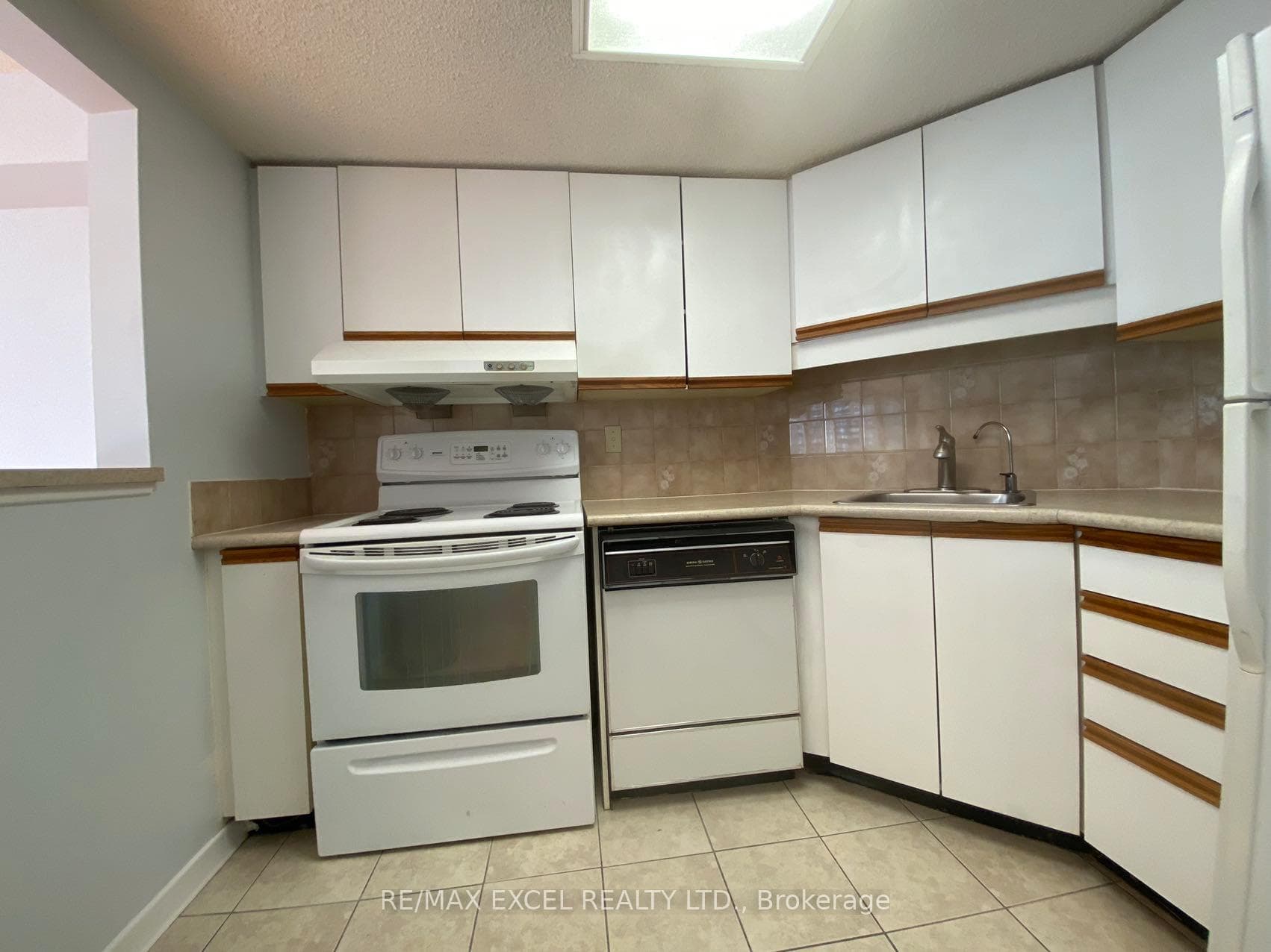150 Alton Towers Circle Unit 301 photo 7