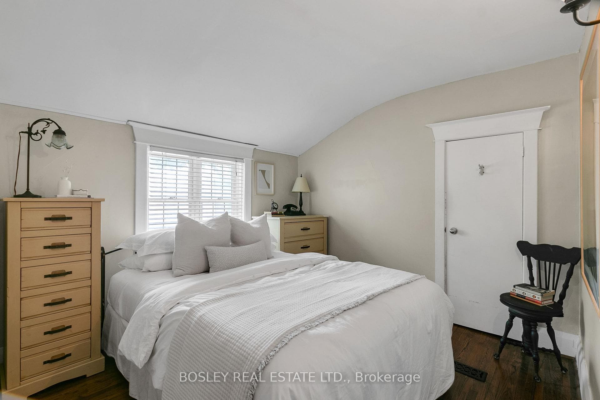 703 Mortimer Avenue photo 23
