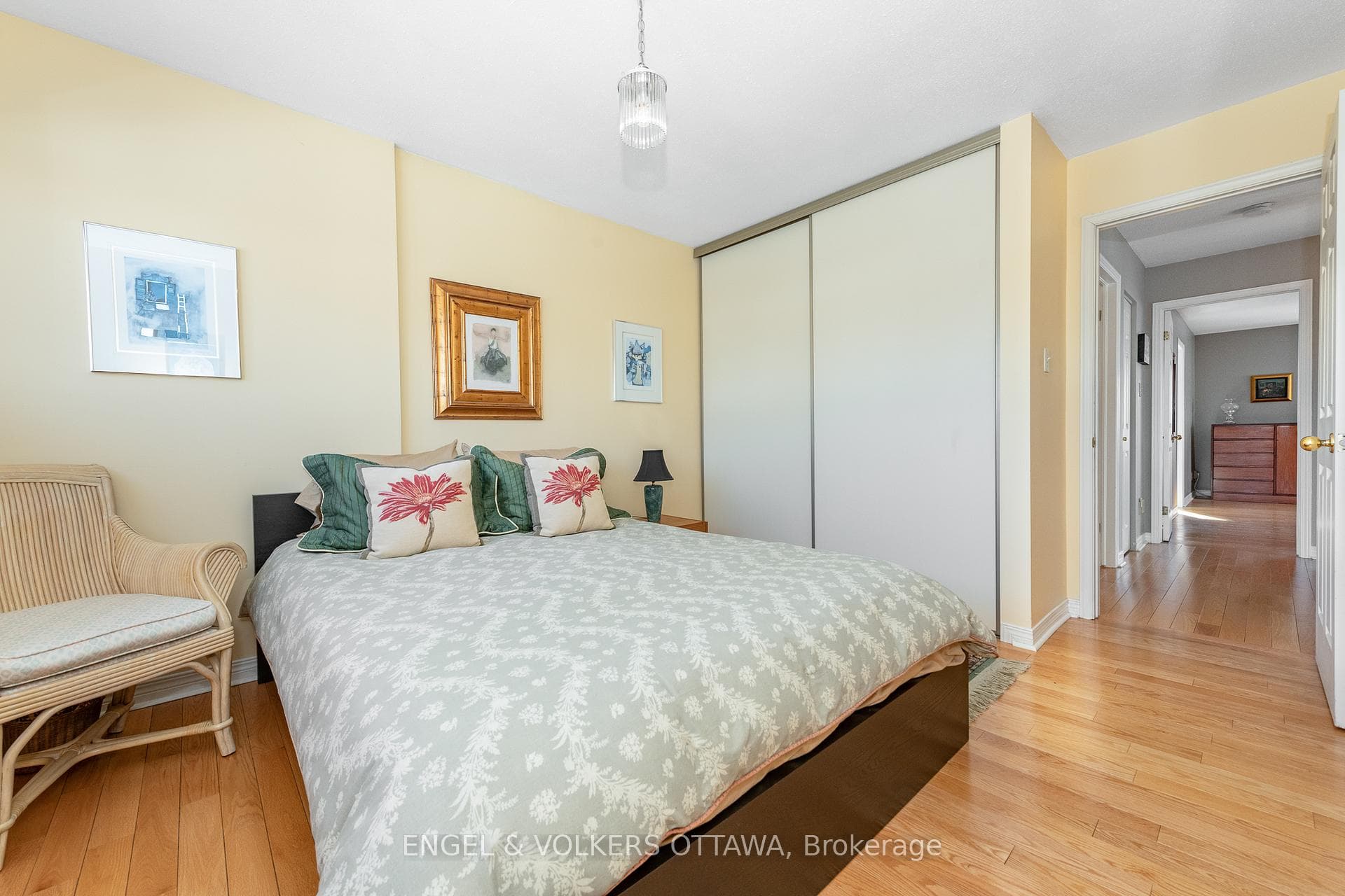 99 Dunbarton Court photo 35