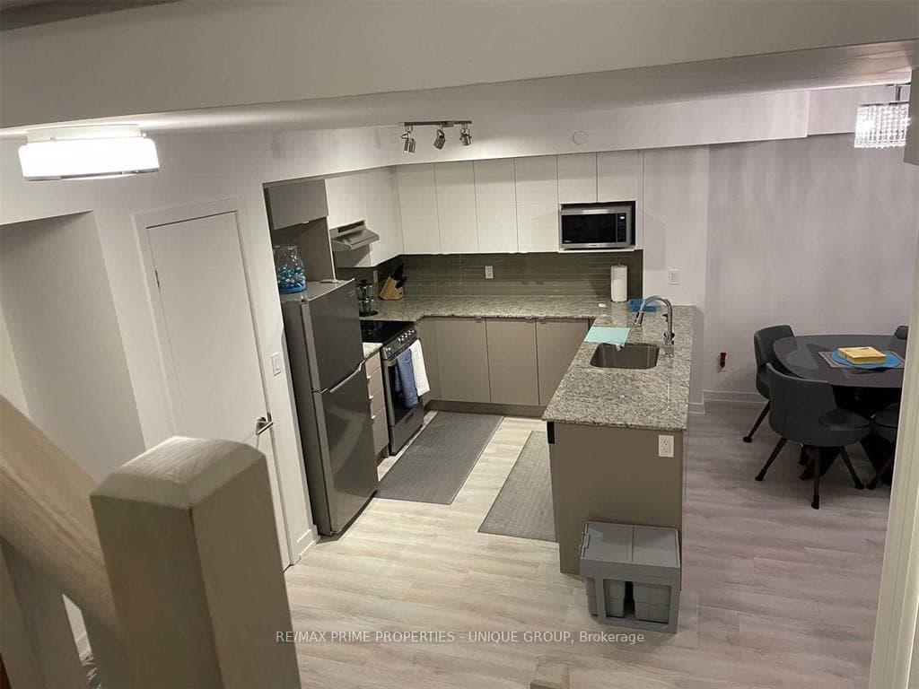 106 Varna Drive Unit Th 109 photo 5
