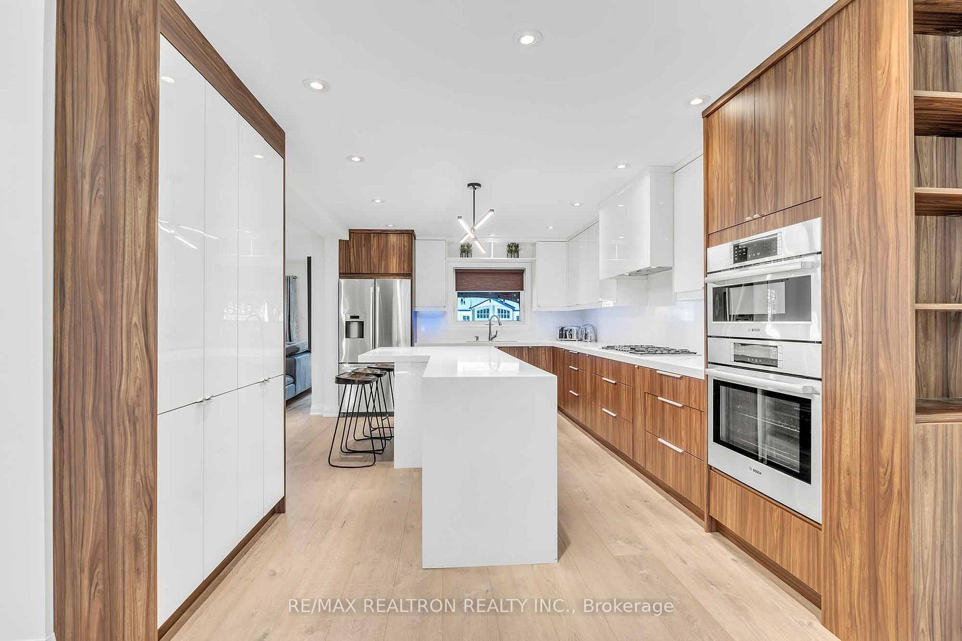 28 Houseman Crescent photo 7