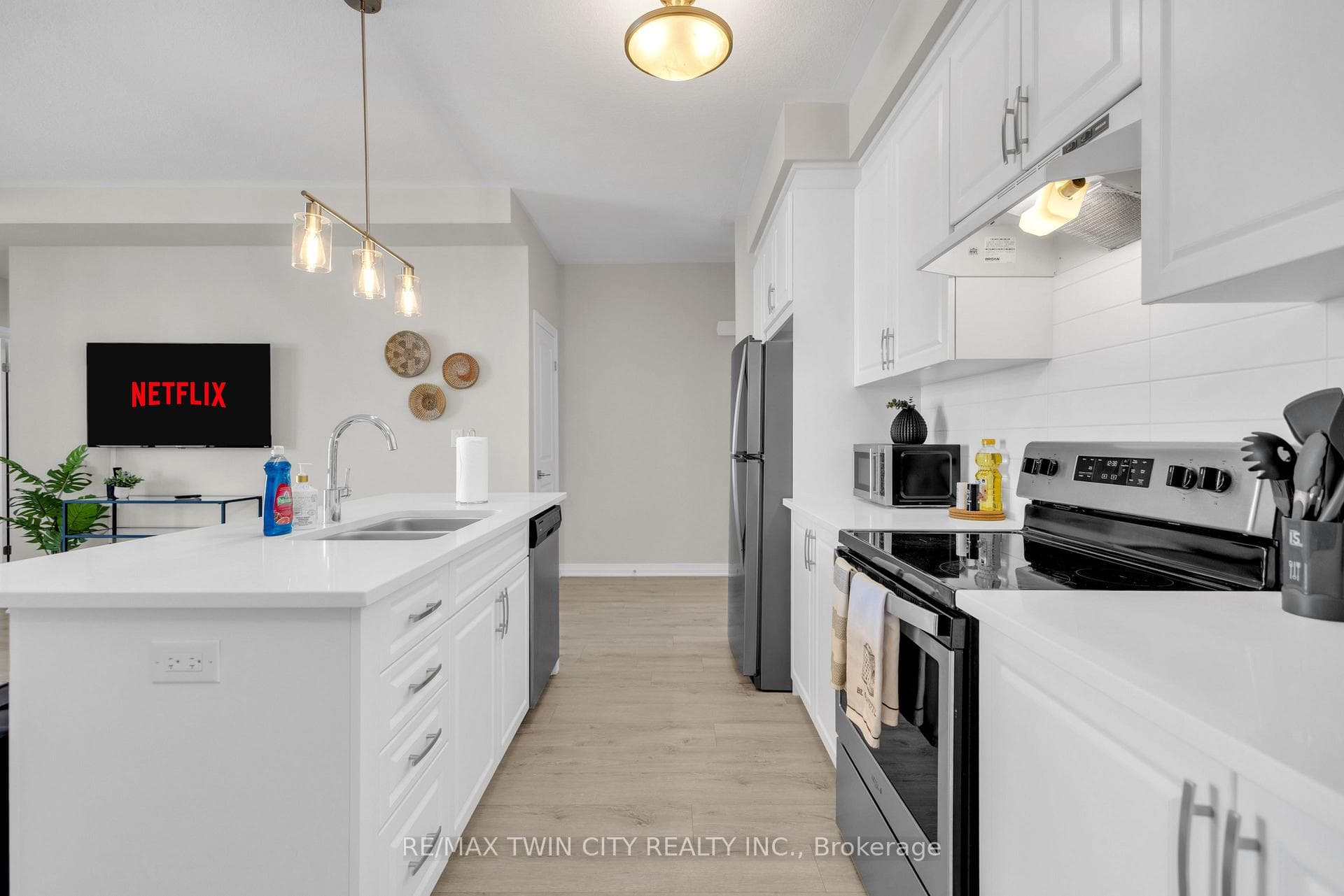 155 Thomas Slee Drive Unit 1F photo 11